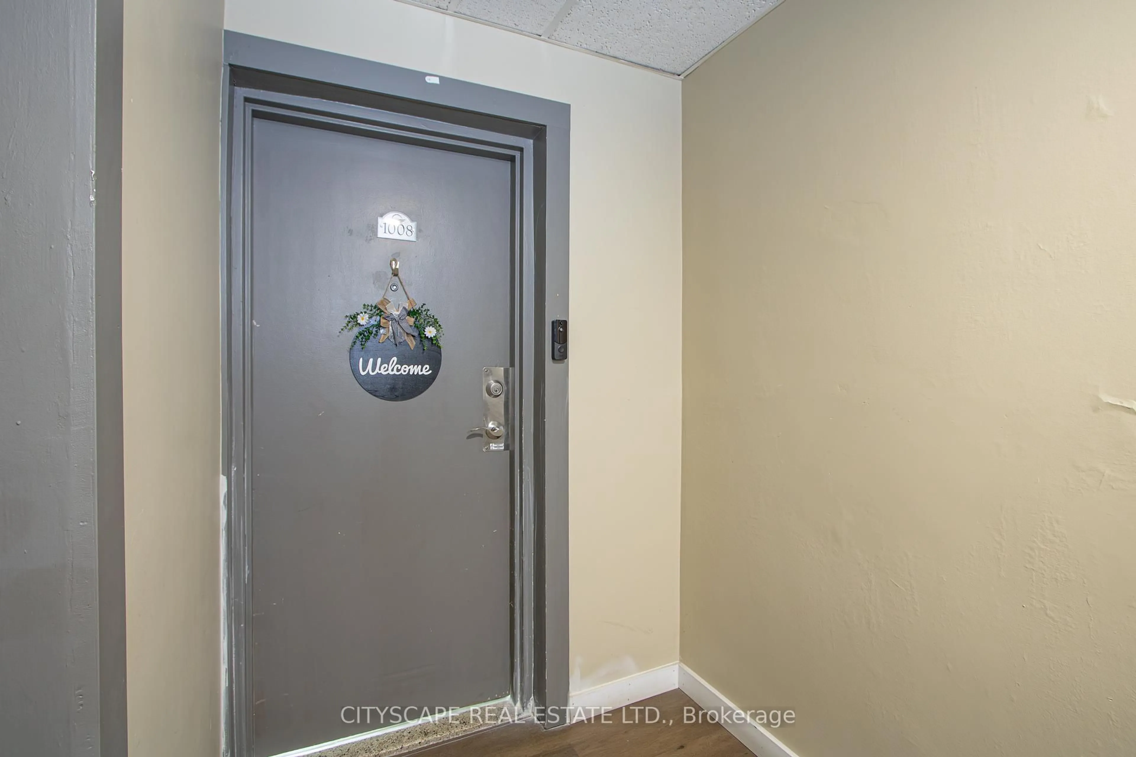 Indoor entryway for 573 Mornington Ave #1008, London East Ontario N5Y 4T9