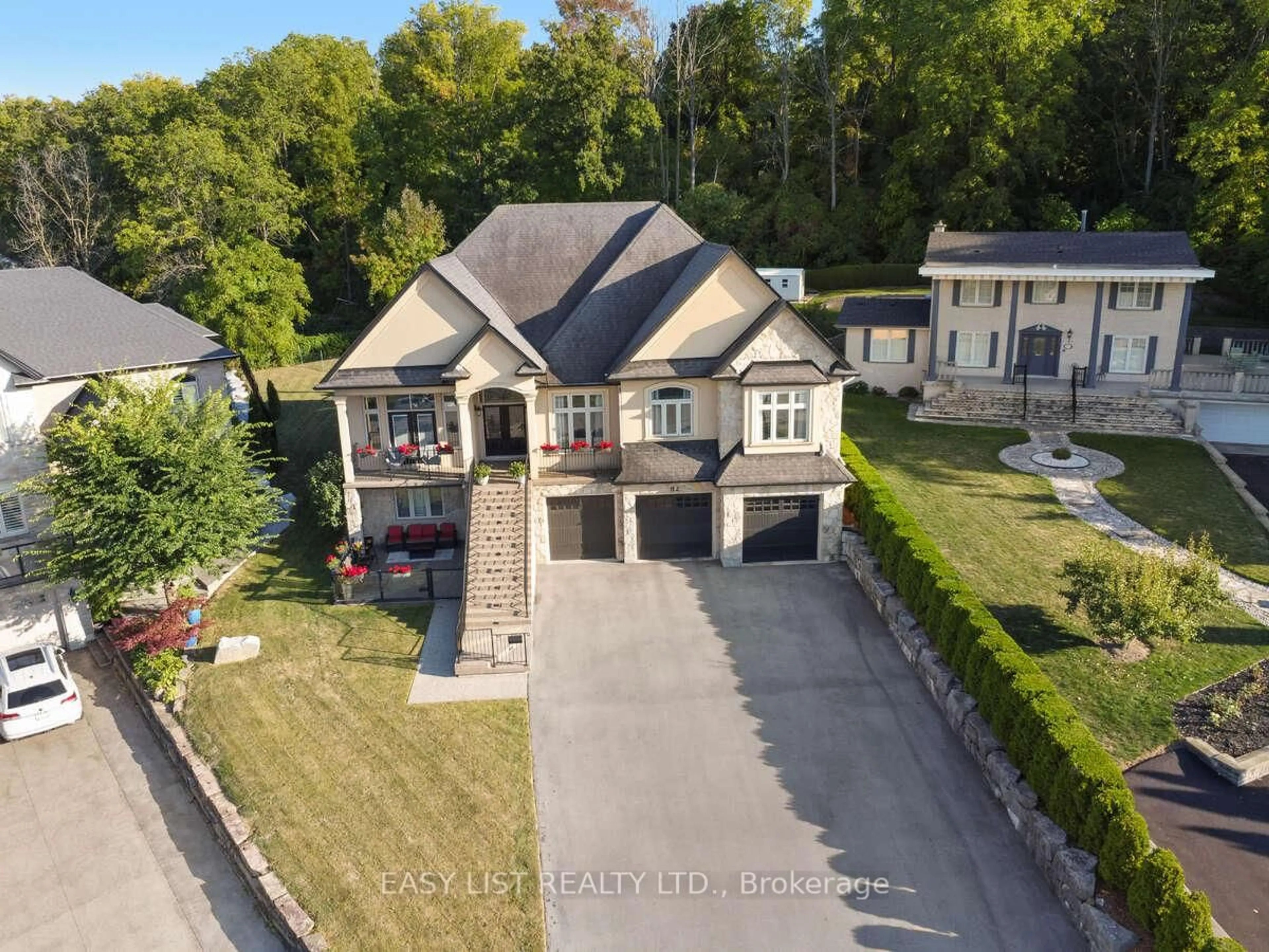 A pic from outside/outdoor area/front of a property/back of a property/a pic from drone, street for 82 Margaret Ave, Hamilton Ontario L8G 3G5