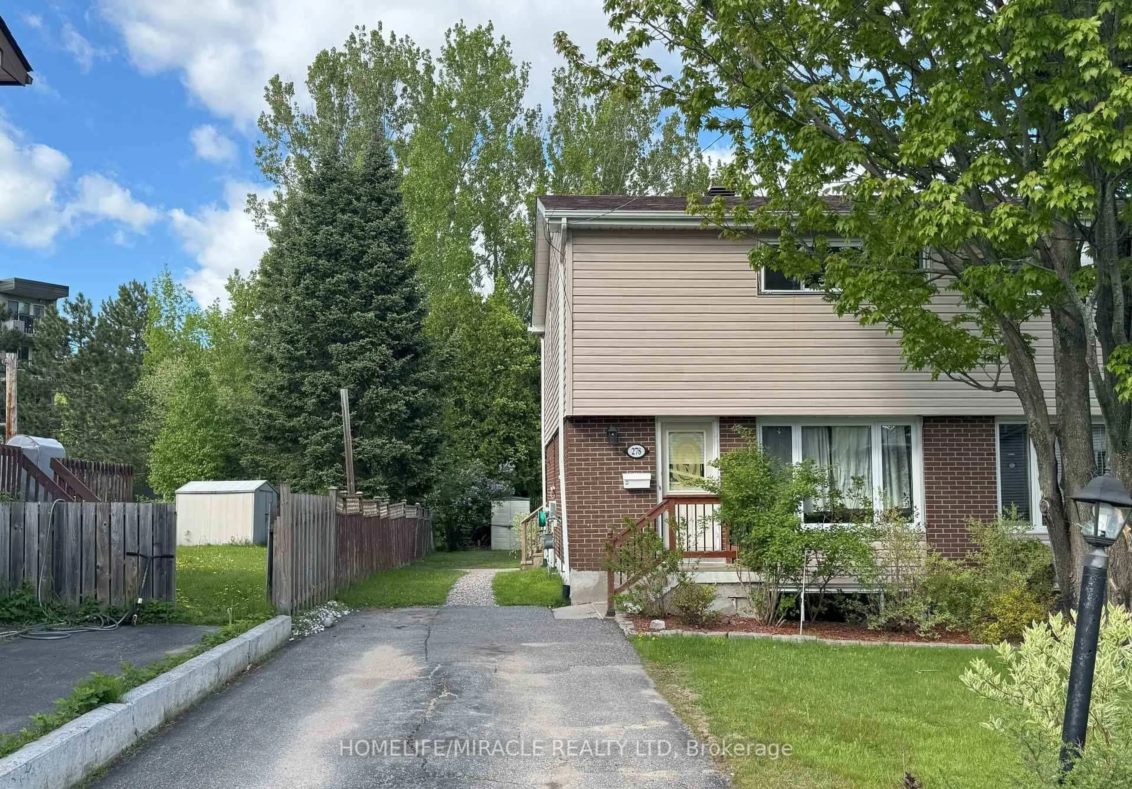A pic from outside/outdoor area/front of a property/back of a property/a pic from drone, street for 278 Barber Ave, North Bay Ontario P1A 3G3