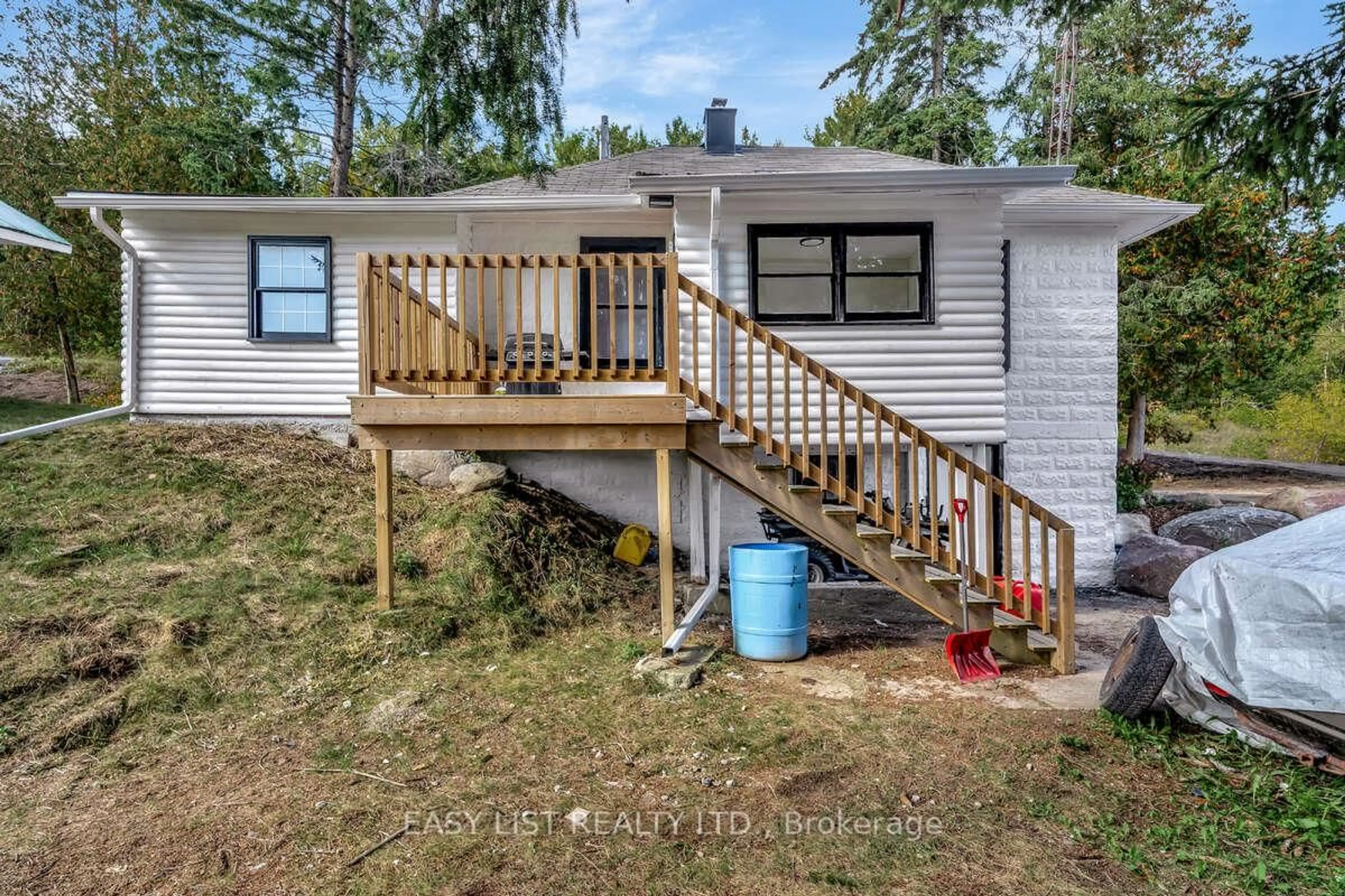 Home with vinyl exterior material, unknown for 622 Drum Rd #A and B, Kawartha Lakes Ontario L0A 1K0