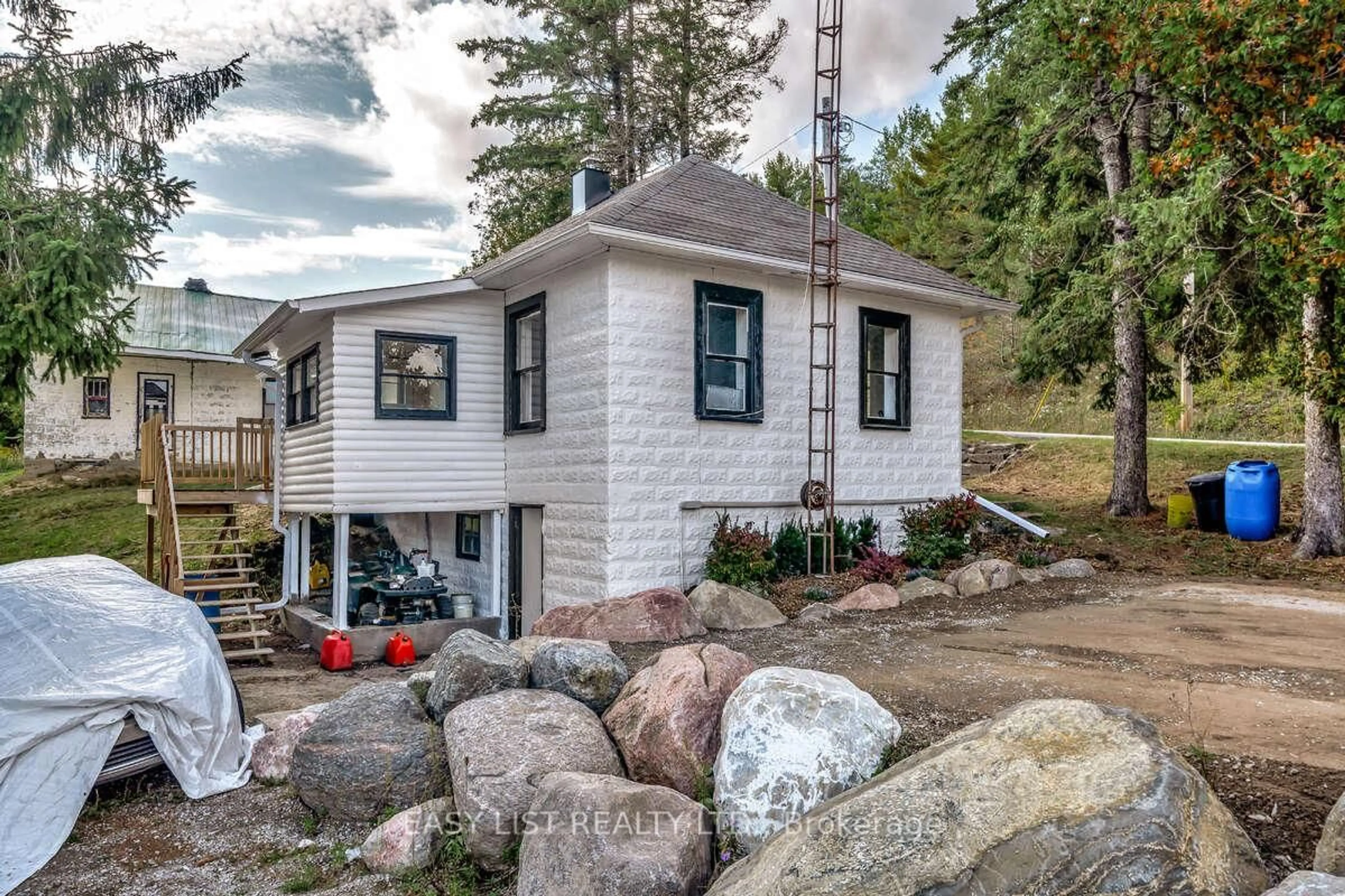 Home with vinyl exterior material, water/lake/river/ocean view for 622 Drum Rd #A and B, Kawartha Lakes Ontario L0A 1K0