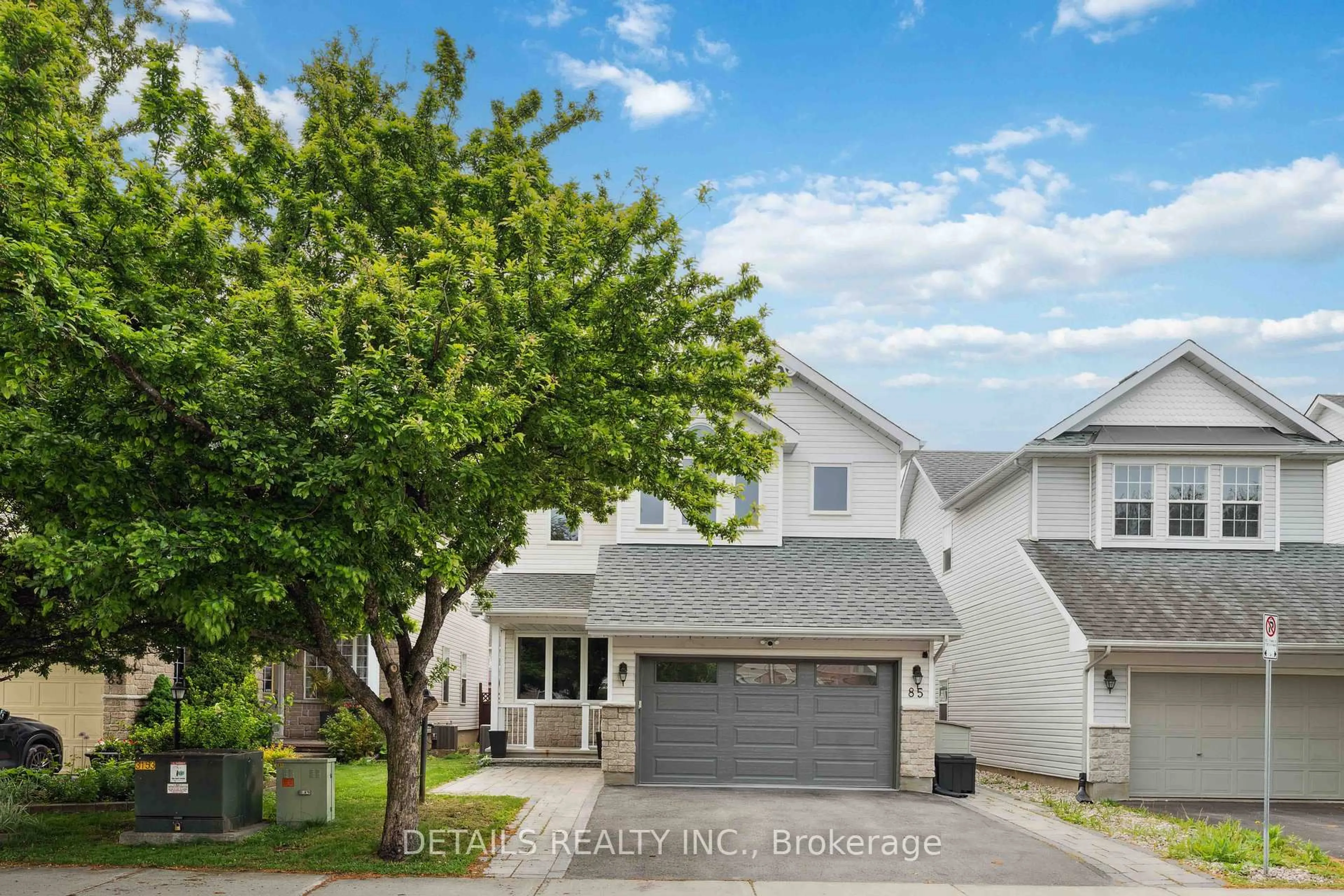 A pic from outside/outdoor area/front of a property/back of a property/a pic from drone, street for 85 Calaveras Ave, Ottawa Ontario K2J 4Z7