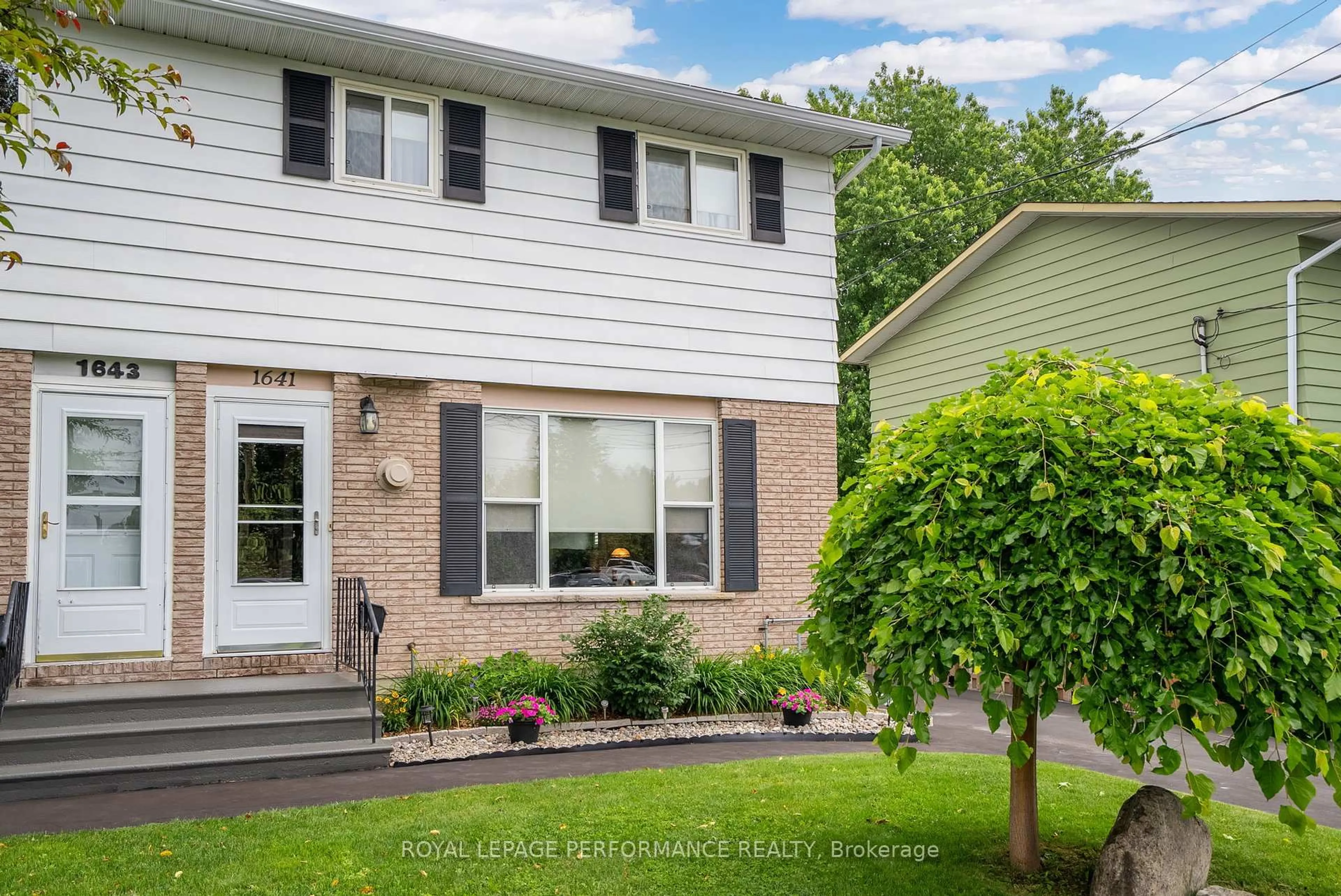 Home with vinyl exterior material, street for 1641 Birmingham St, Cornwall Ontario K6H 5Z5