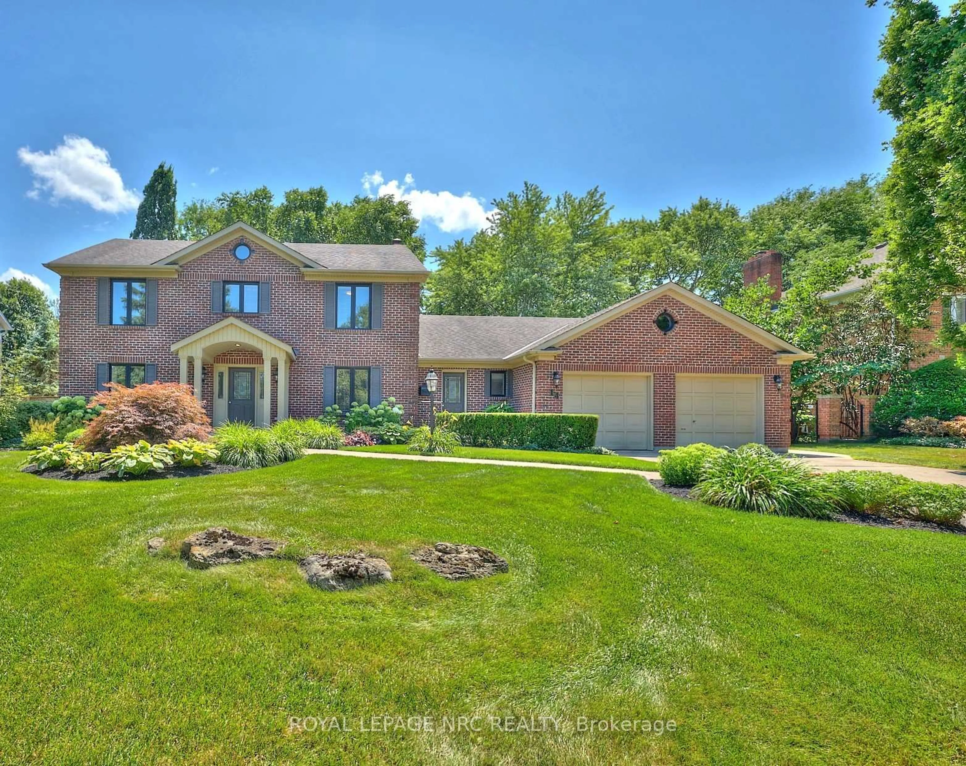Home with brick exterior material, street for 14 SHORTHILL Pl, Pelham Ontario L0S 1E3