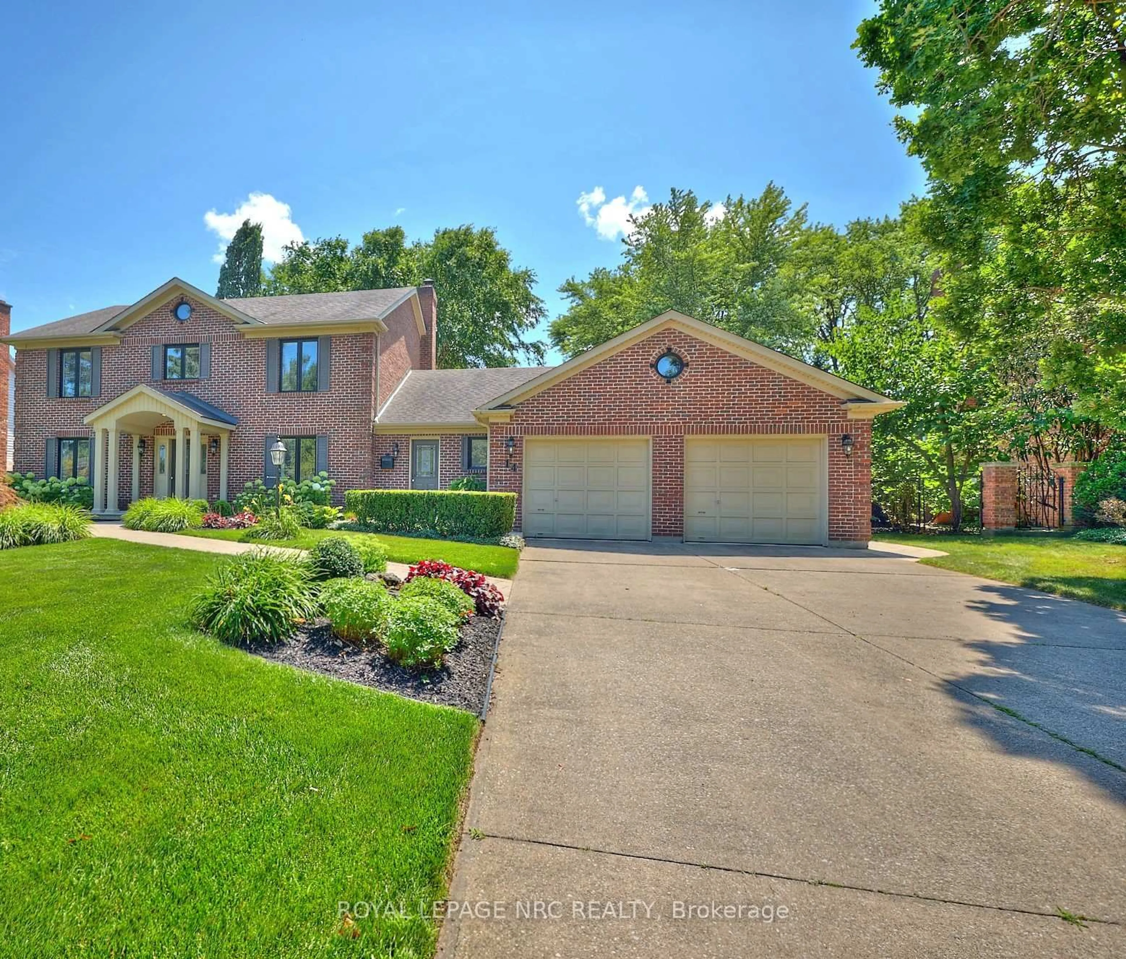 Home with brick exterior material, street for 14 SHORTHILL Pl, Pelham Ontario L0S 1E3