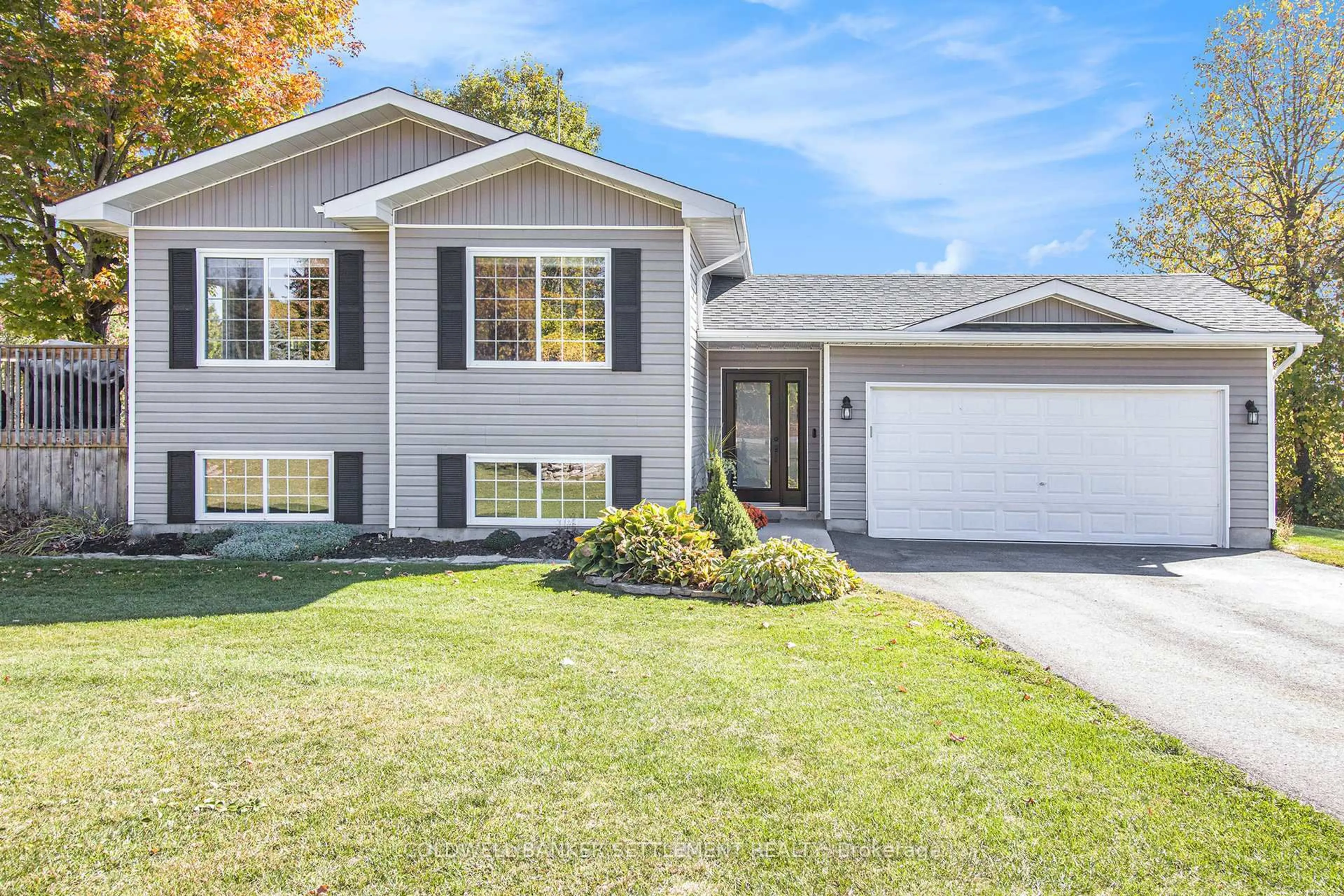 Home with vinyl exterior material, street for 164 Brittany St, Carleton Place Ontario K7C 4K9