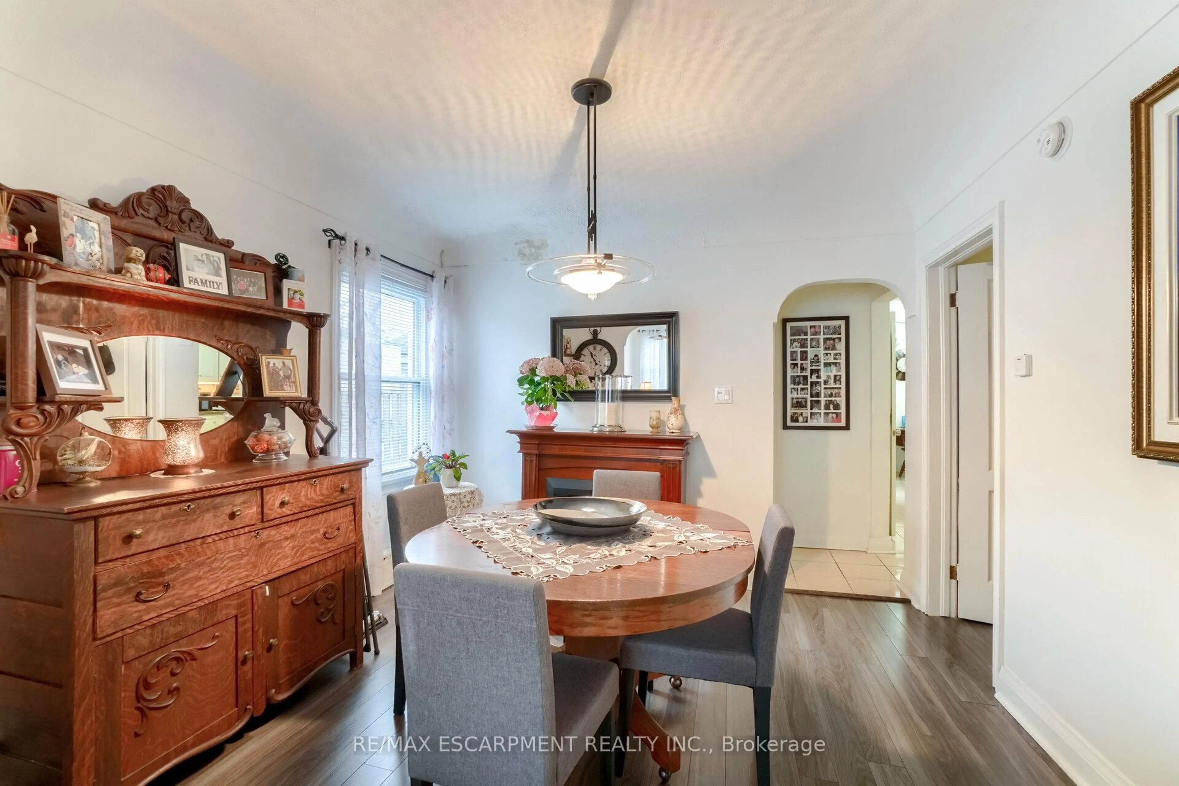 Dining room, unknown for 160 WELLAND Ave, St. Catharines Ontario L2R 2N6