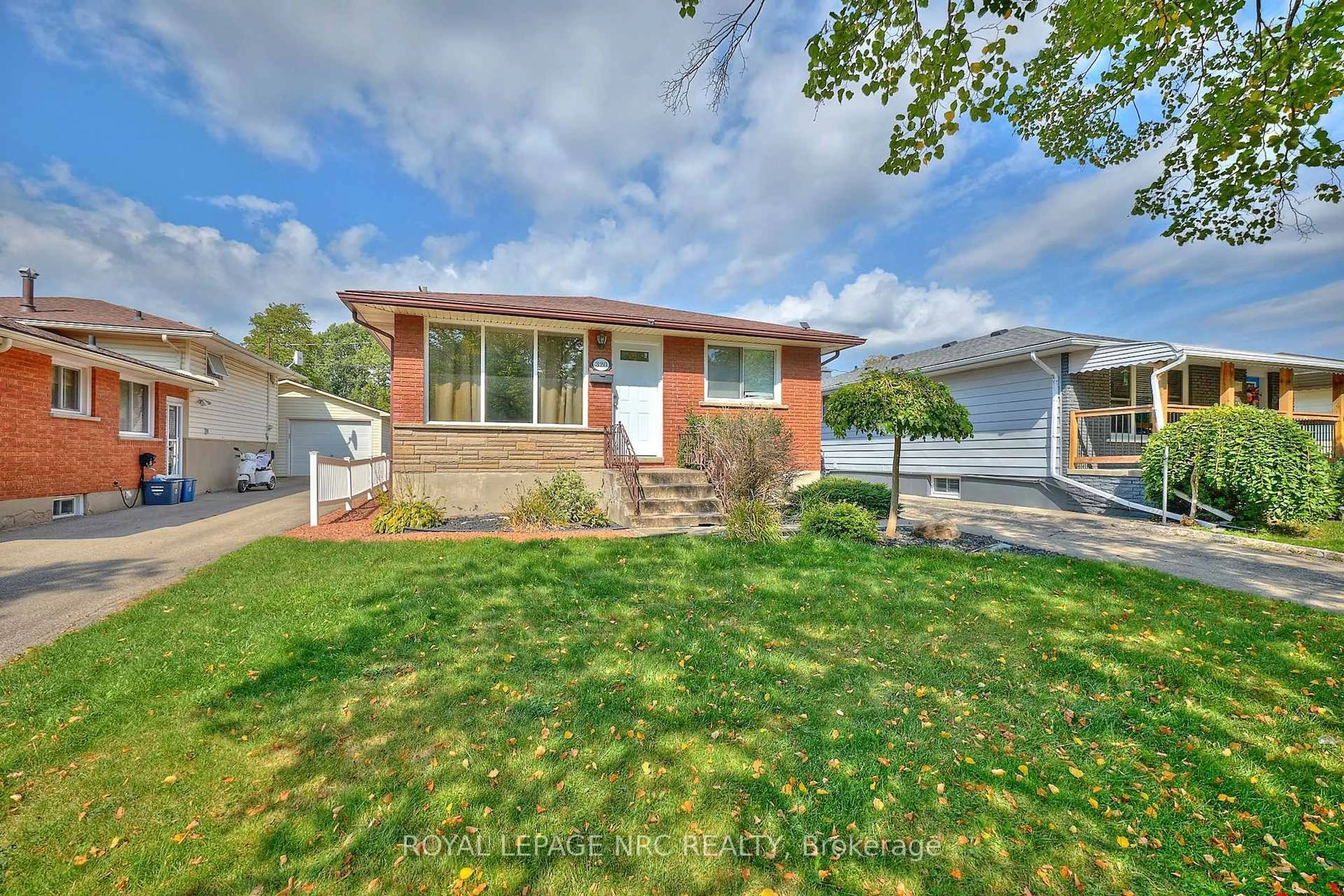 Home with brick exterior material, street for 320 Morningstar St, Welland Ontario L3B 5B3