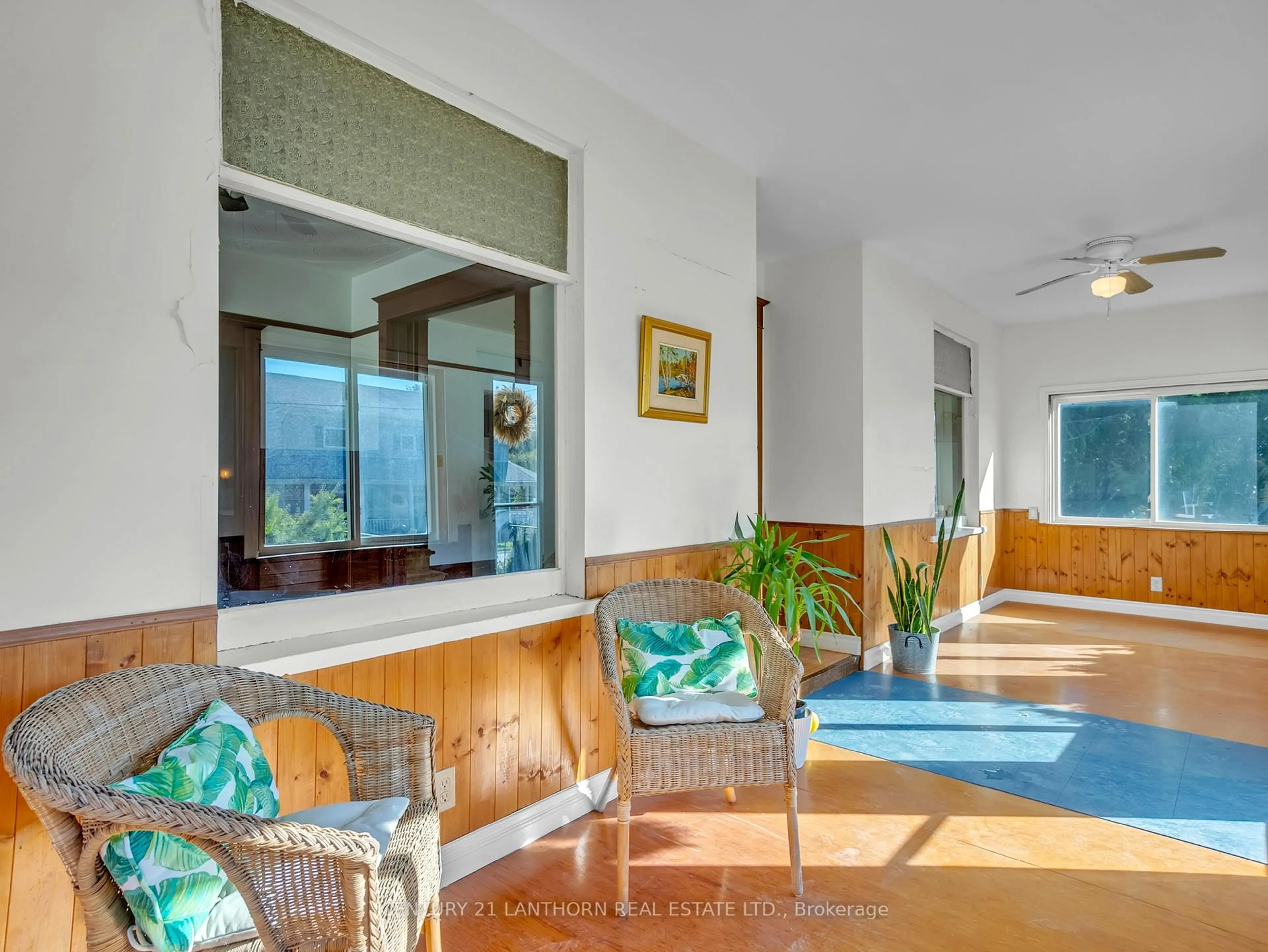 Lobby for 49 Consecon St, Prince Edward County Ontario K0K 3L0