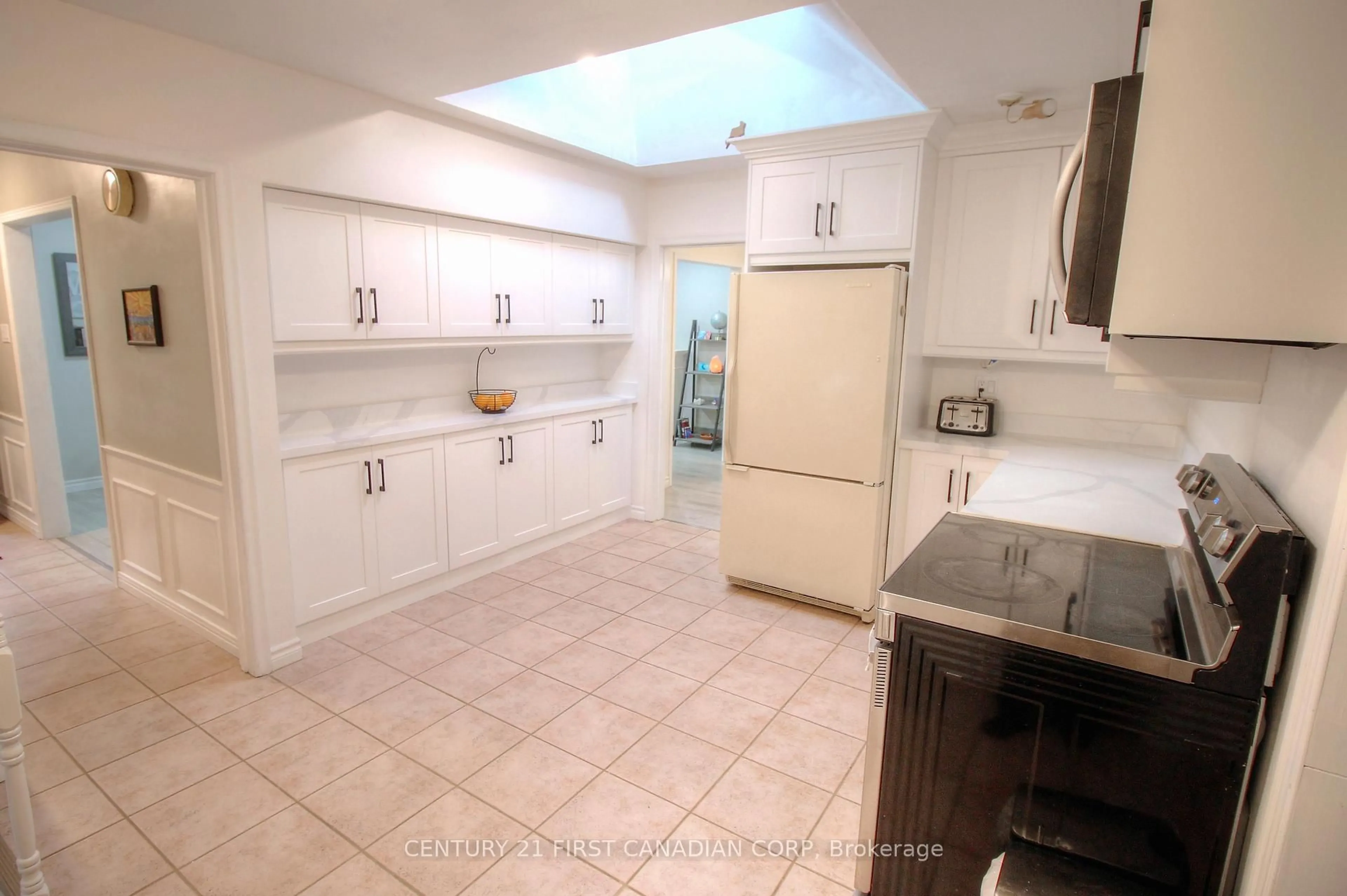 Unknown for 1088 Kingston Ave, London North Ontario N6H 4C8