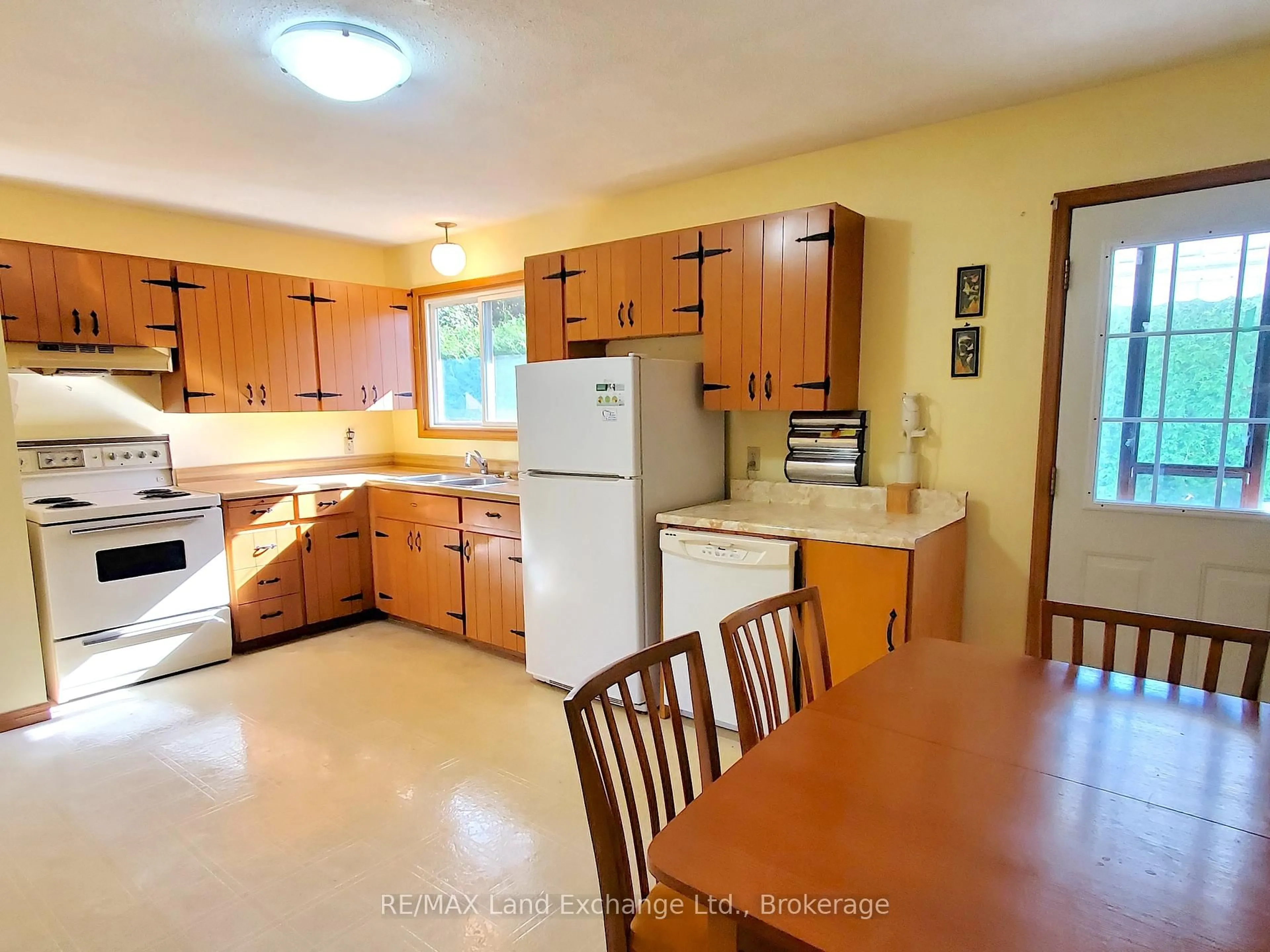 Unknown for 434 Clarendon St, Saugeen Shores Ontario N0H 2L0