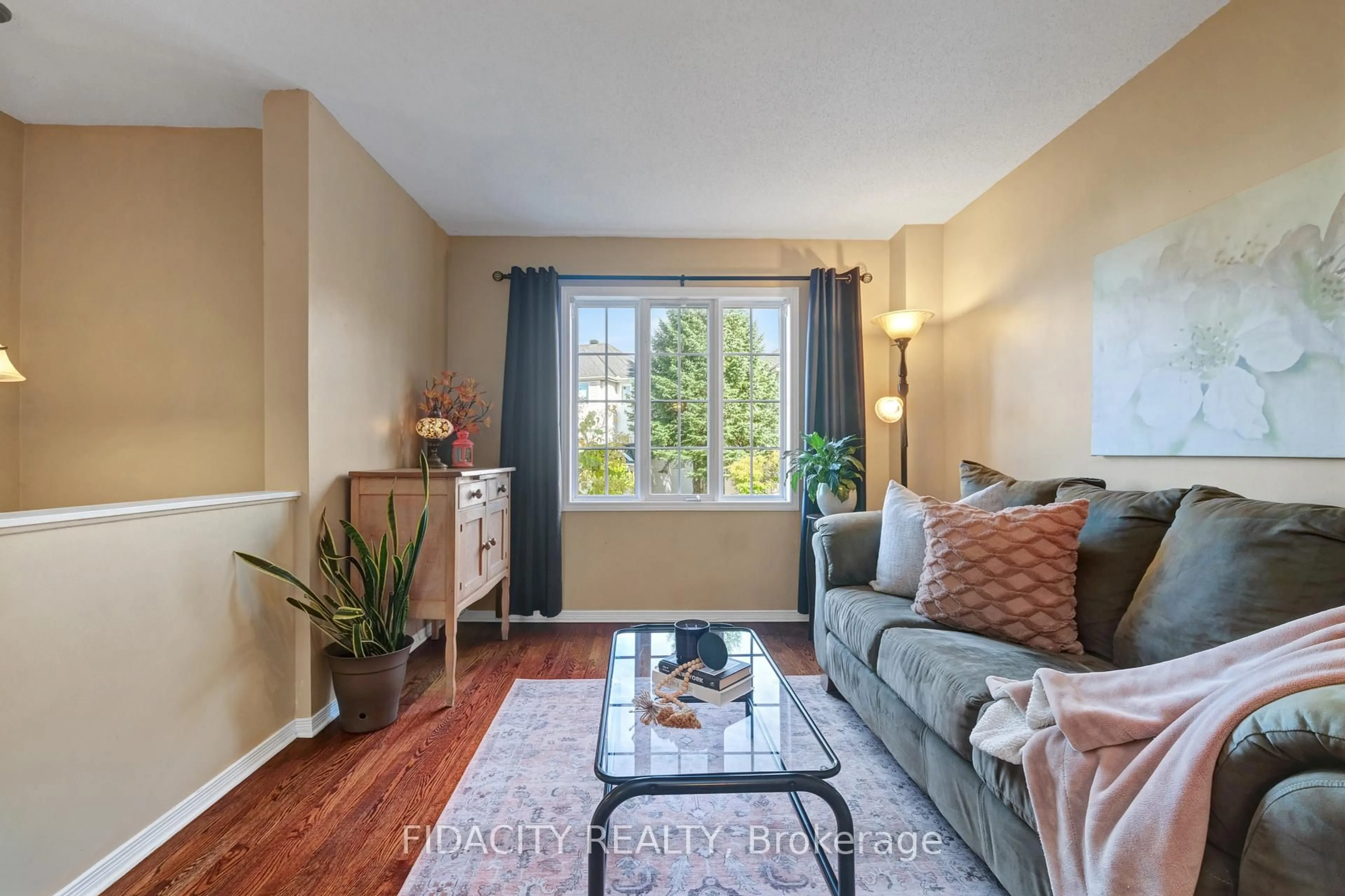 Living room with furniture, unknown for 83 Manhattan Cres, Ottawa Ontario K2C 4B8