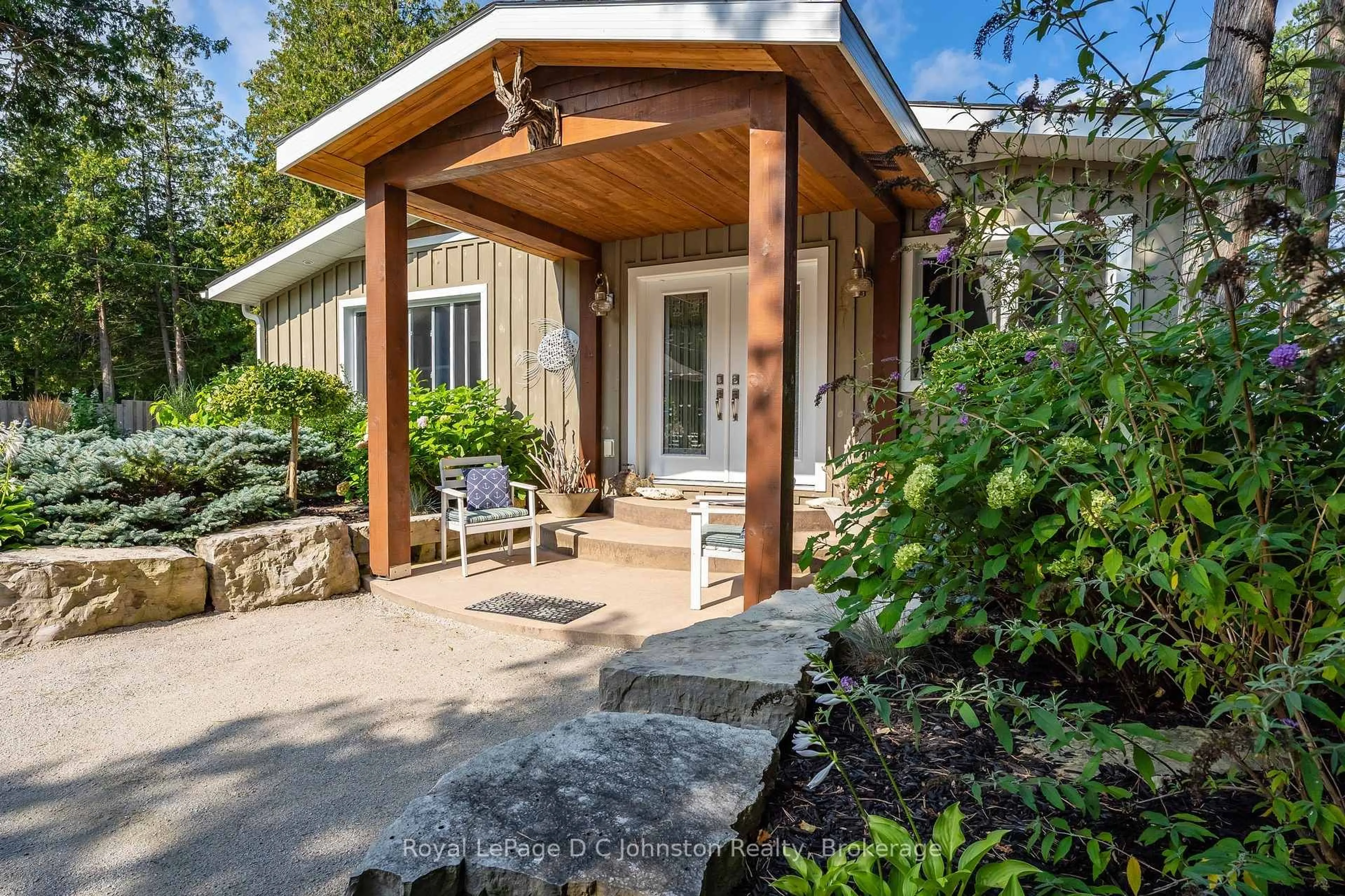 Indoor entryway for 103 Saugeen Beach Rd, Saugeen Shores Ontario N0H 2C5