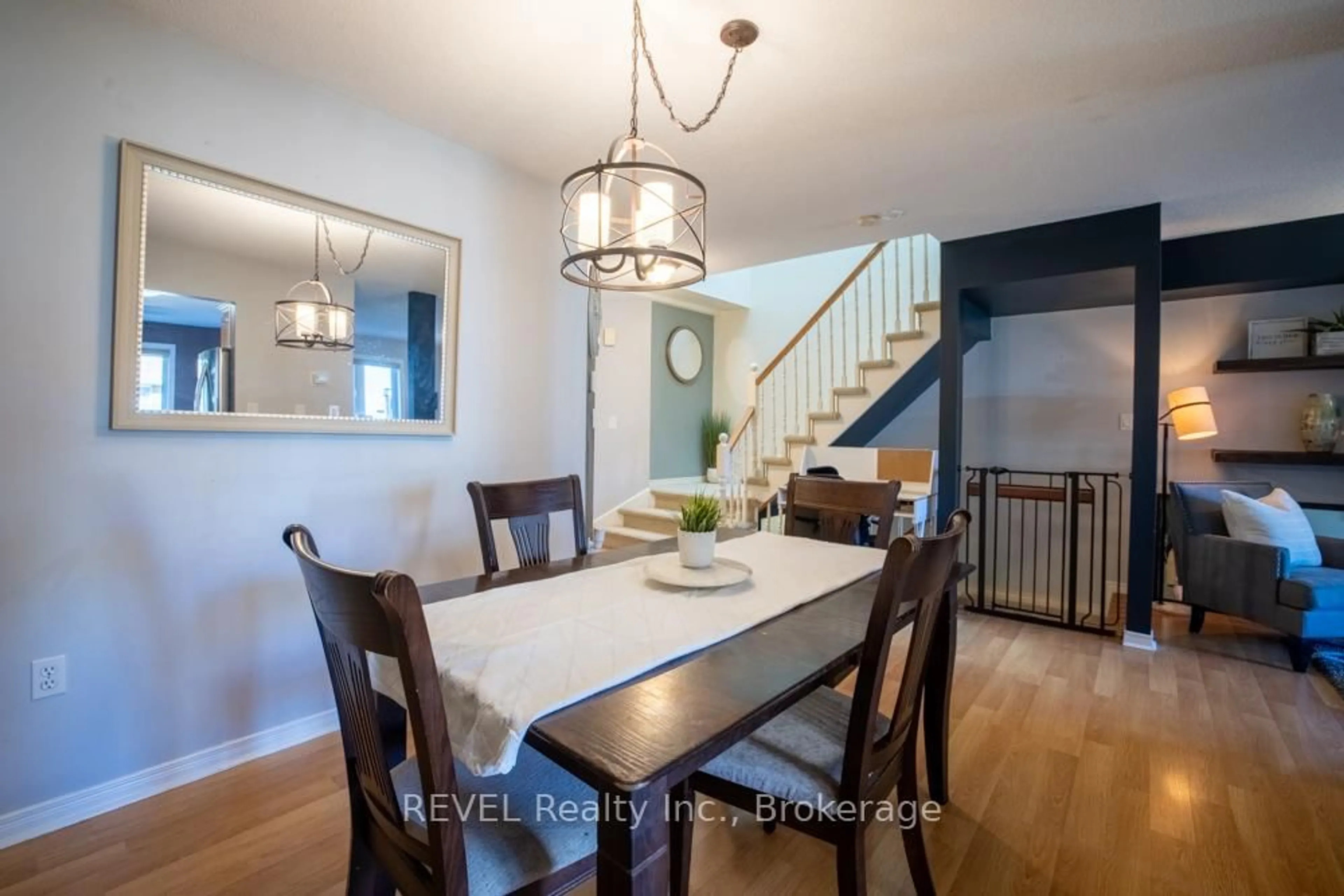 Dining room, unknown for 5070 Drummond Rd #3, Niagara Falls Ontario L2E 6E4