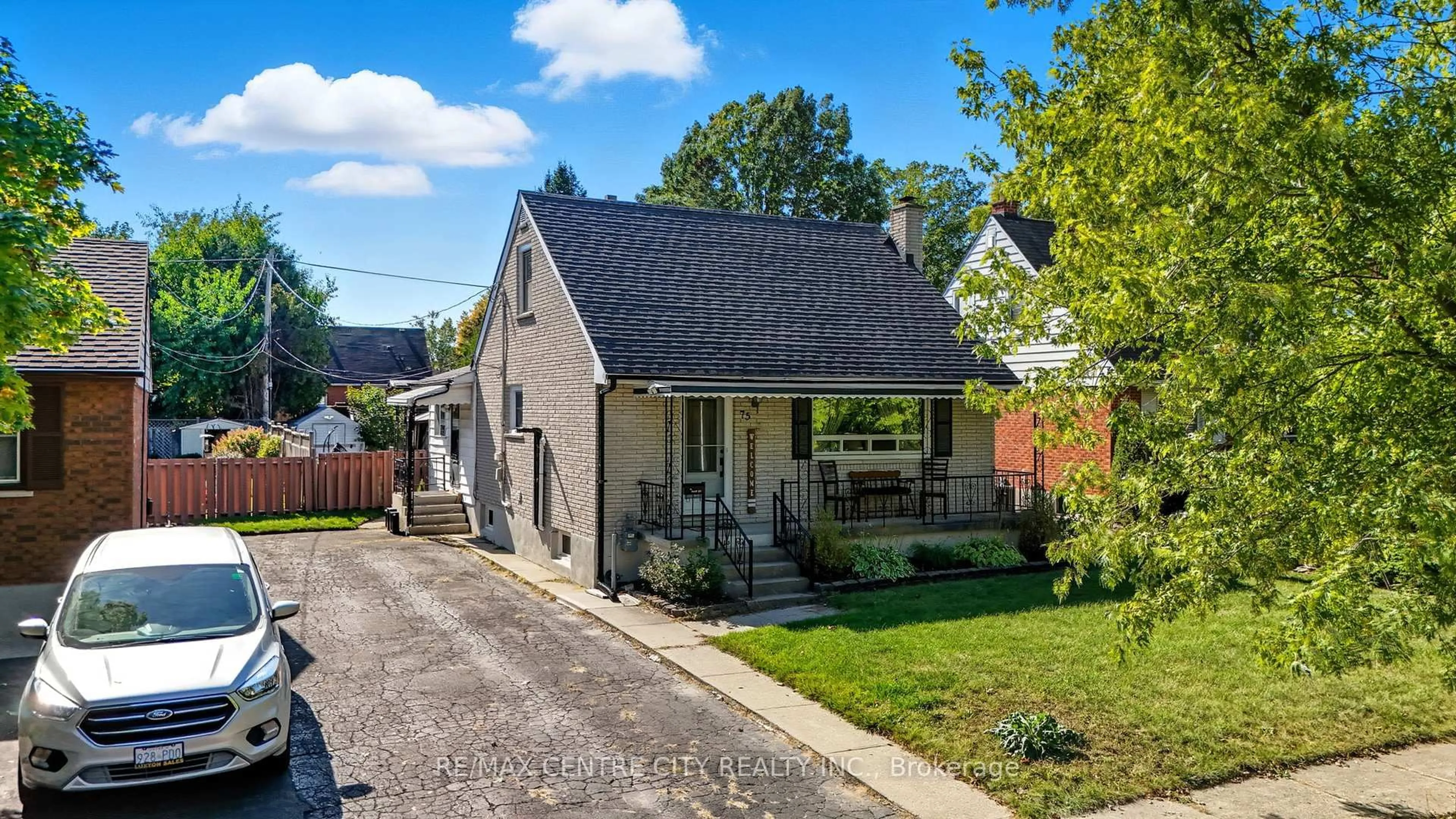 A pic from outside/outdoor area/front of a property/back of a property/a pic from drone, street for 75 Glass Ave, London East Ontario N5W 1Z8