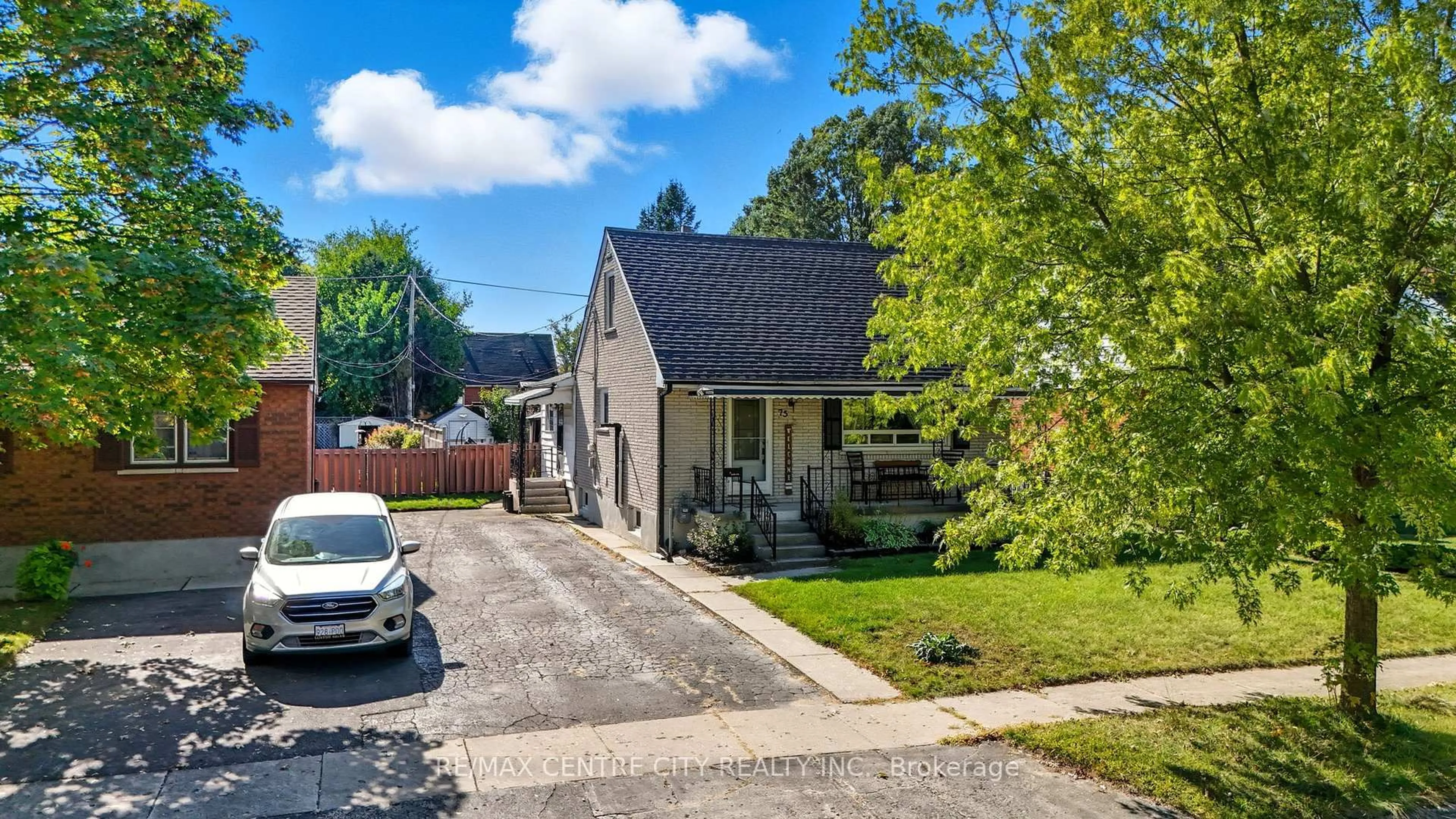 A pic from outside/outdoor area/front of a property/back of a property/a pic from drone, street for 75 Glass Ave, London East Ontario N5W 1Z8
