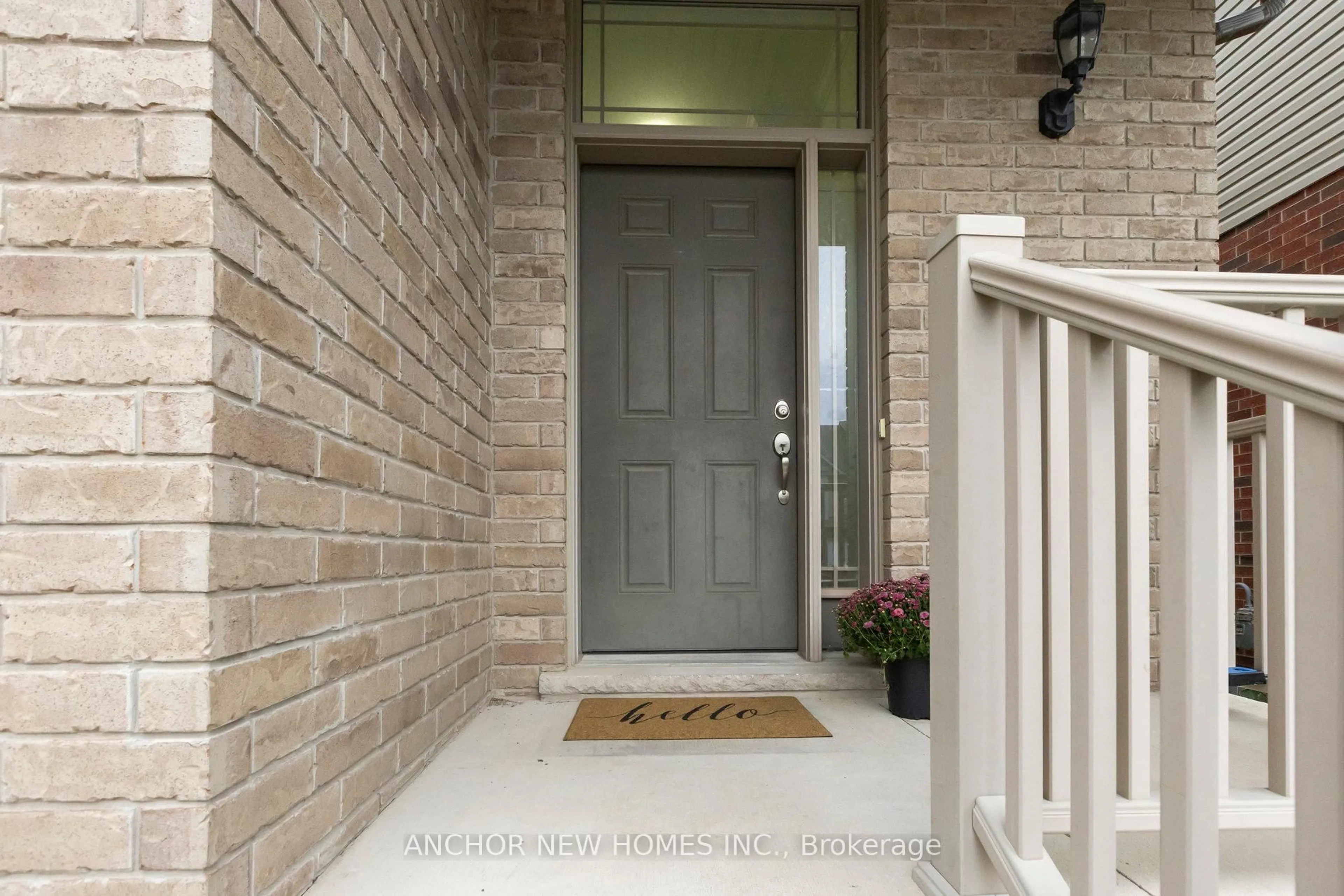 Indoor entryway for 154 Kemp Cres, Guelph Ontario N1E 0K1