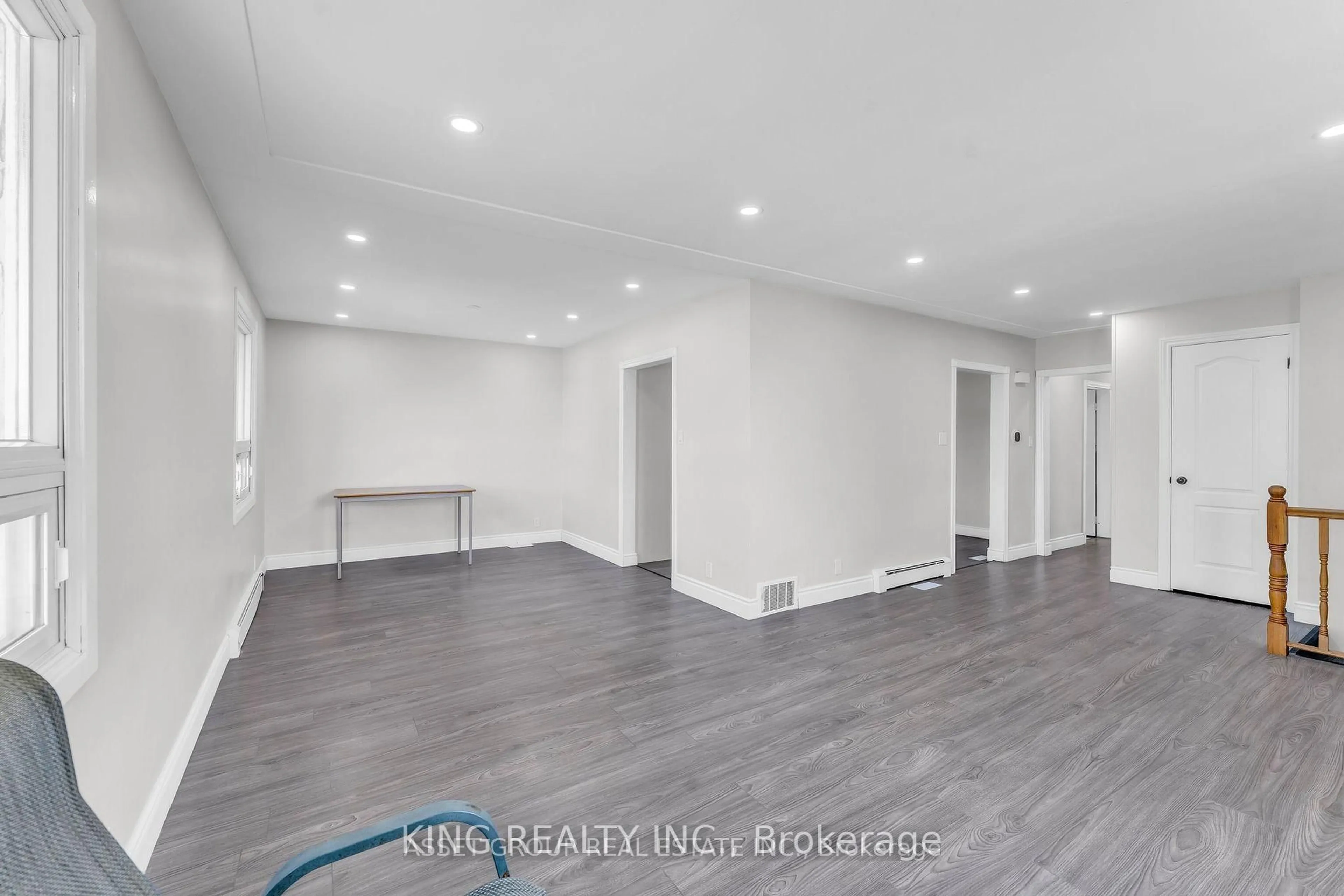 A pic of a room for 290 Lincoln Rd, Waterloo Ontario N2J 2P5