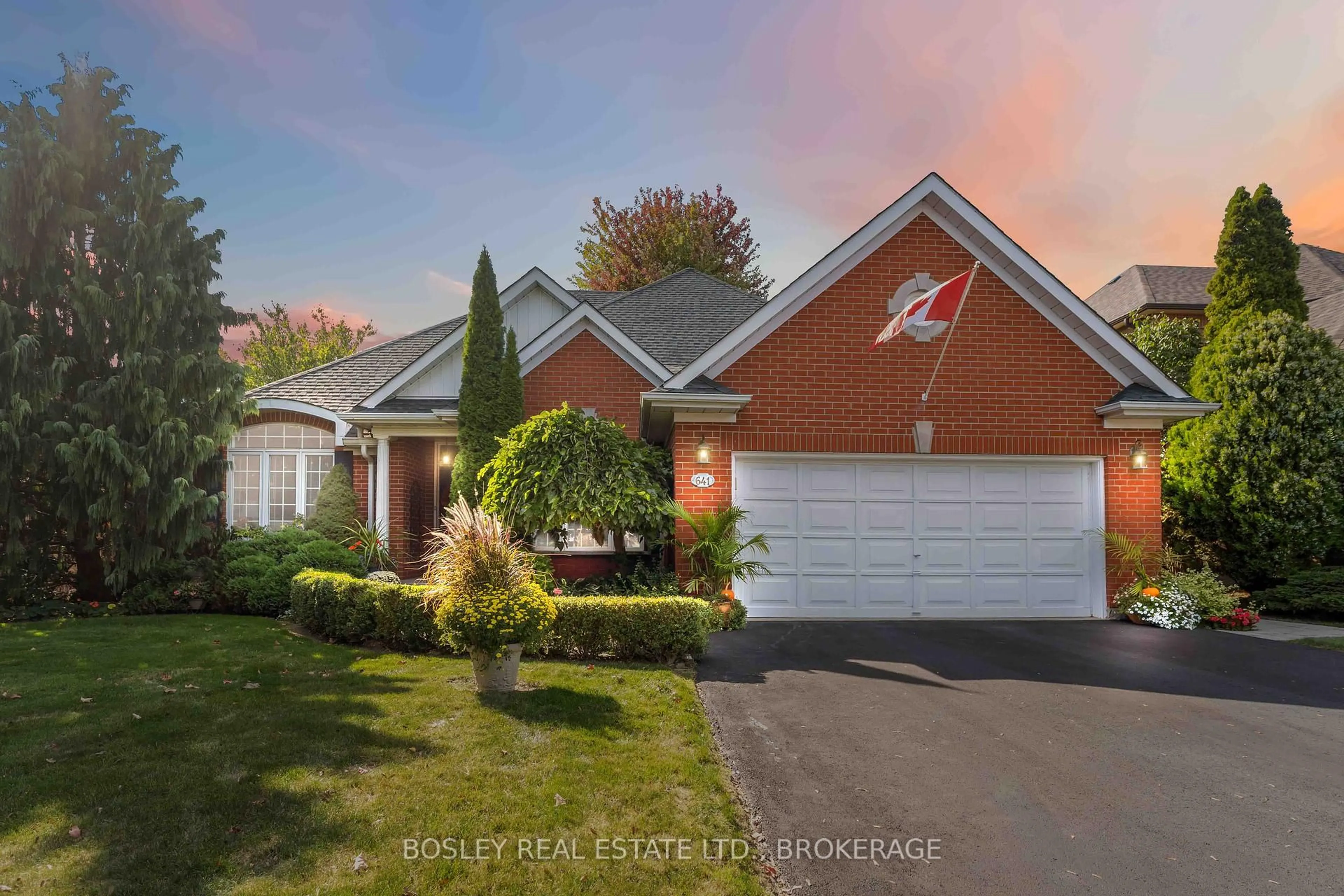 Home with brick exterior material, street for 641 SIMCOE St, Niagara-on-the-Lake Ontario L0S 1J0