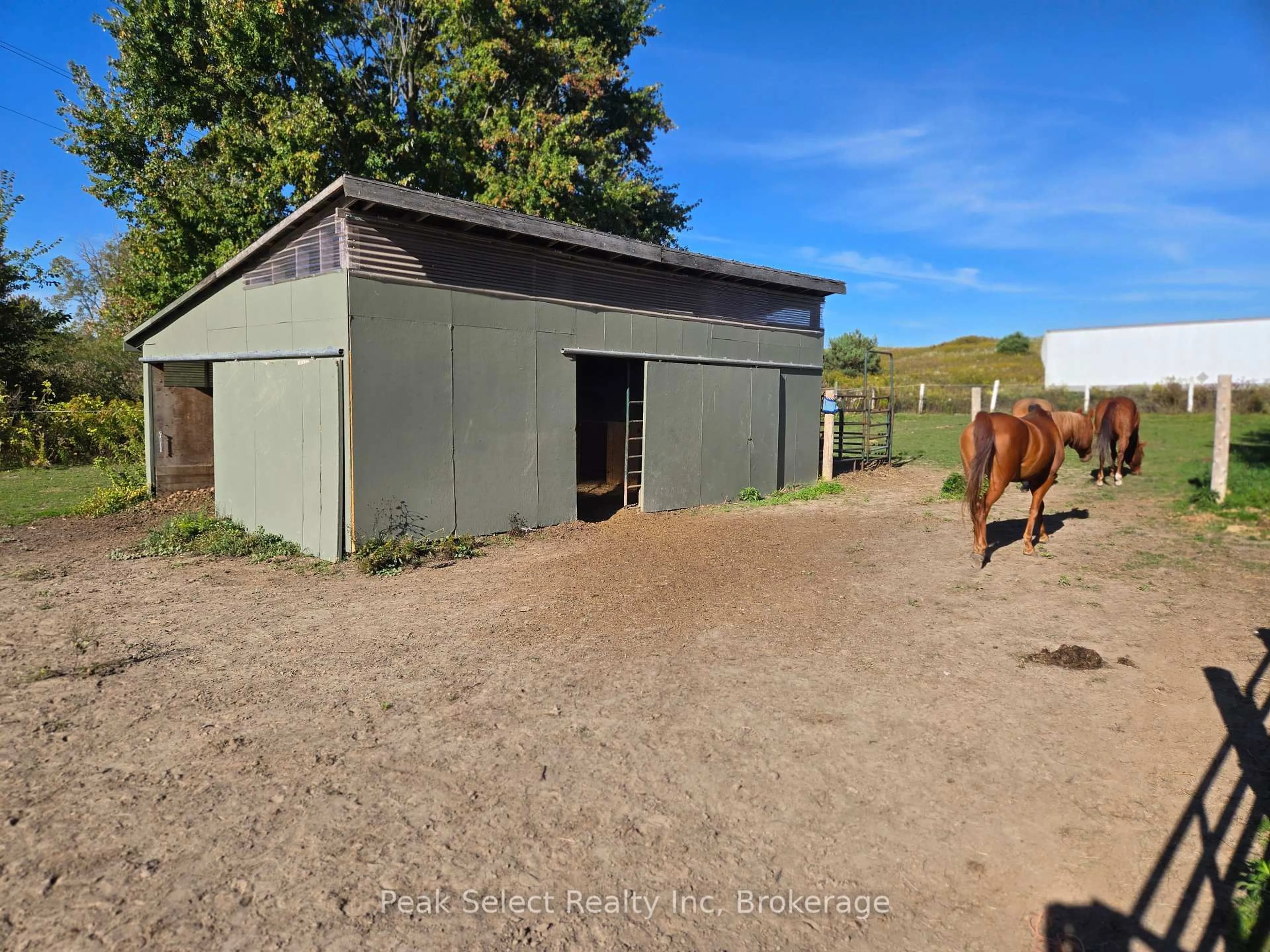 Shed for 20076 Cherryhill Rd, Thames Centre Ontario N0M 2M0