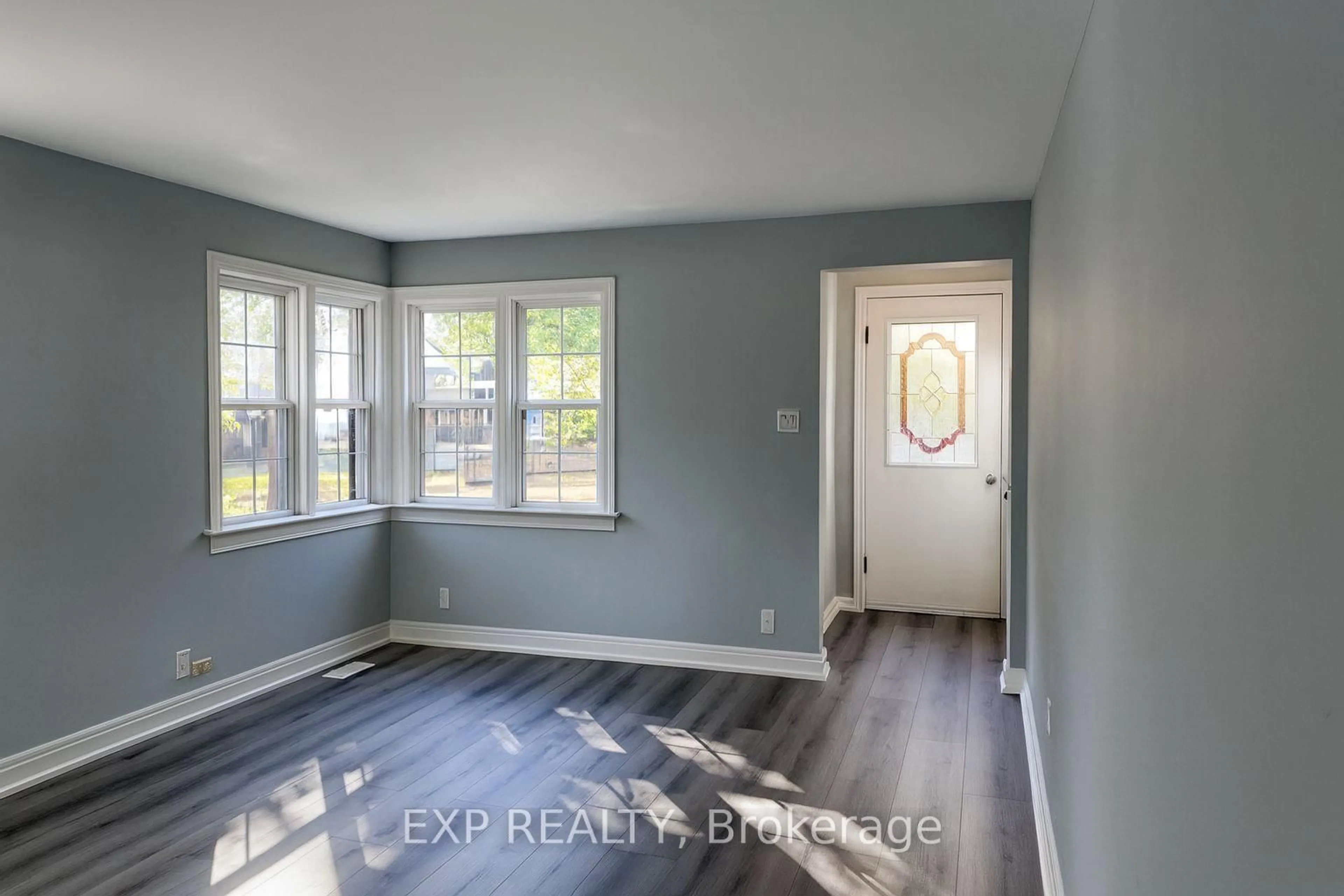 A pic of a room for 20 Marmora St, St. Catharines Ontario L2P 3C1