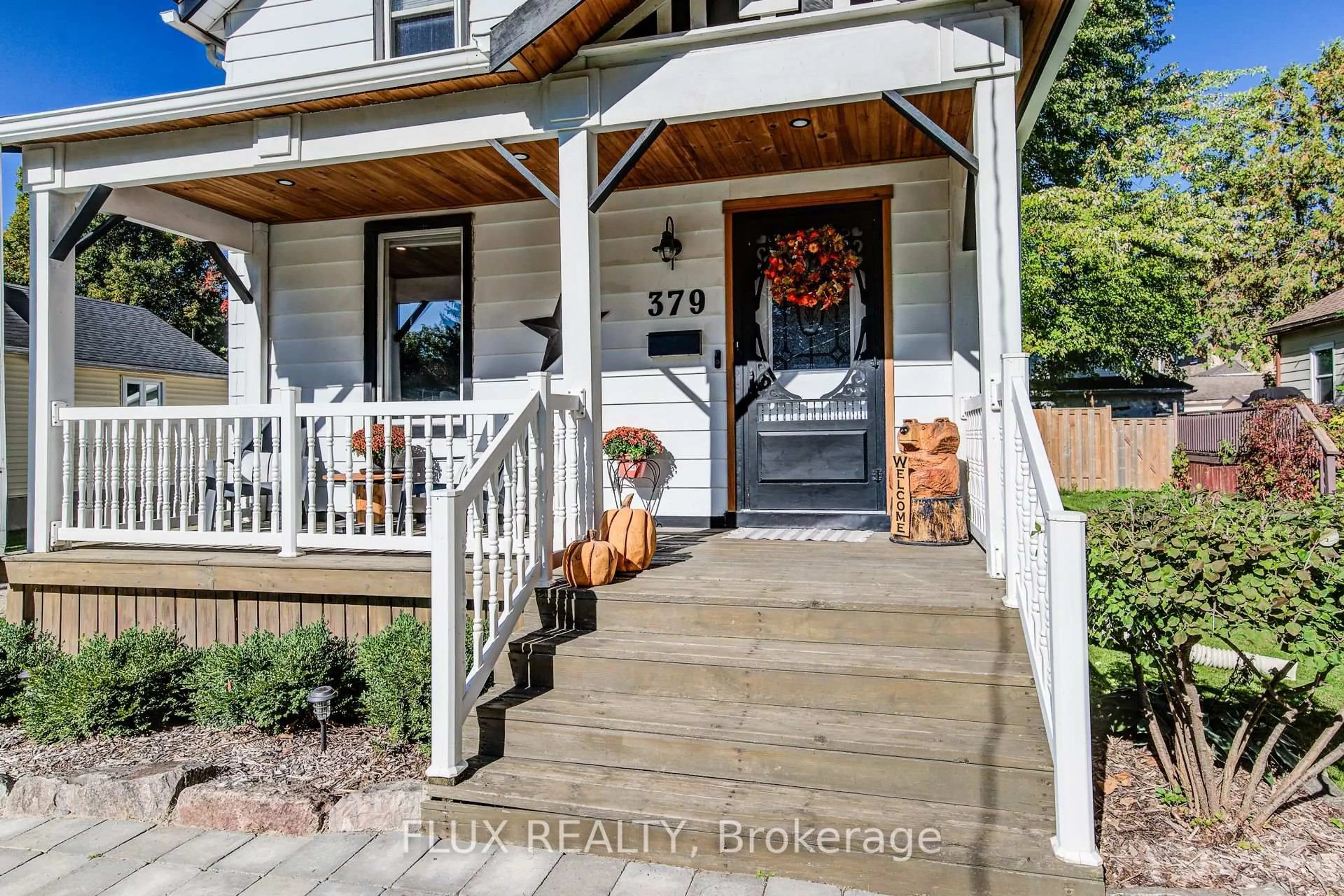 Indoor entryway for 379 Livingstone Ave, North Perth Ontario N4W 1R1