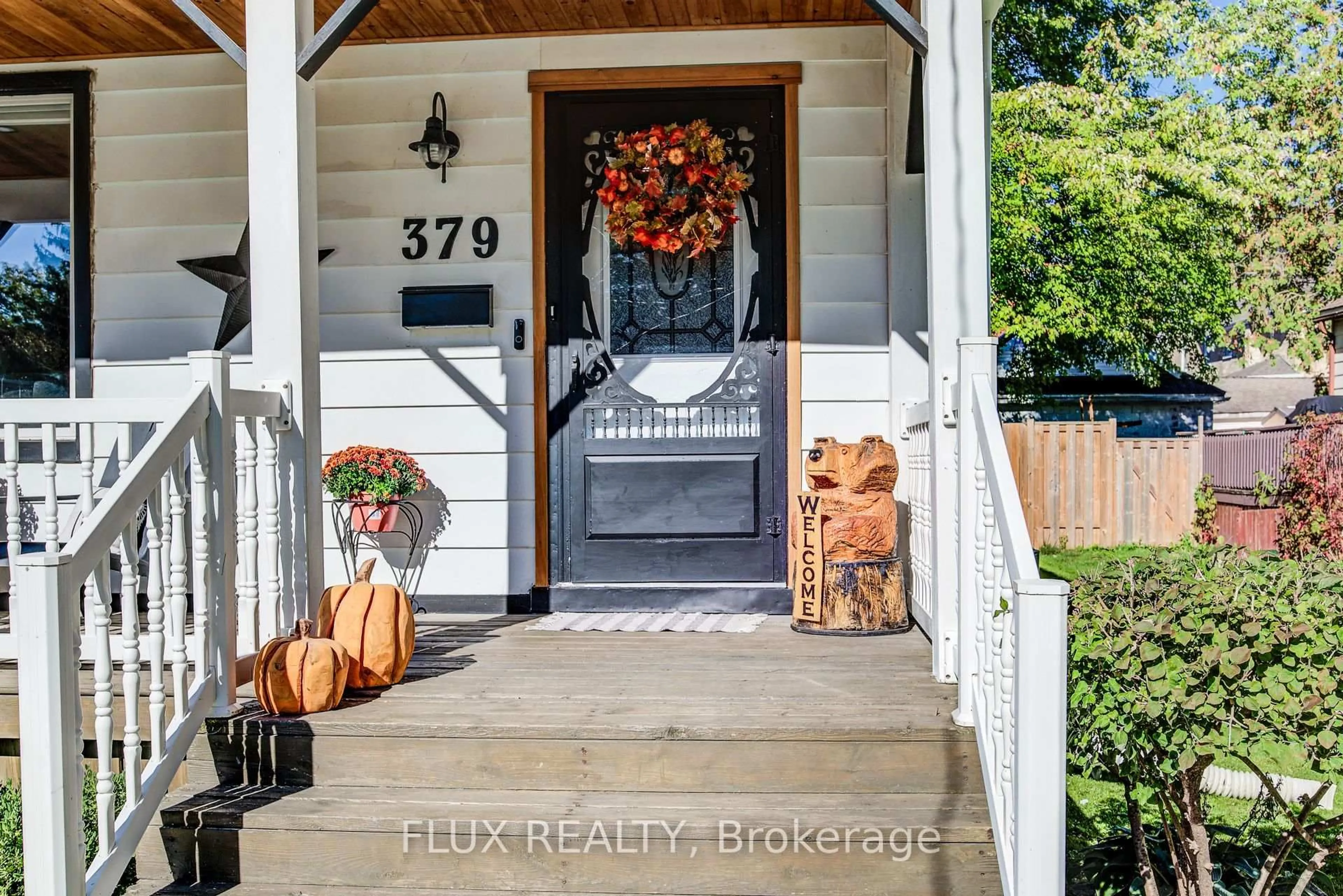 Indoor entryway for 379 Livingstone Ave, North Perth Ontario N4W 1R1