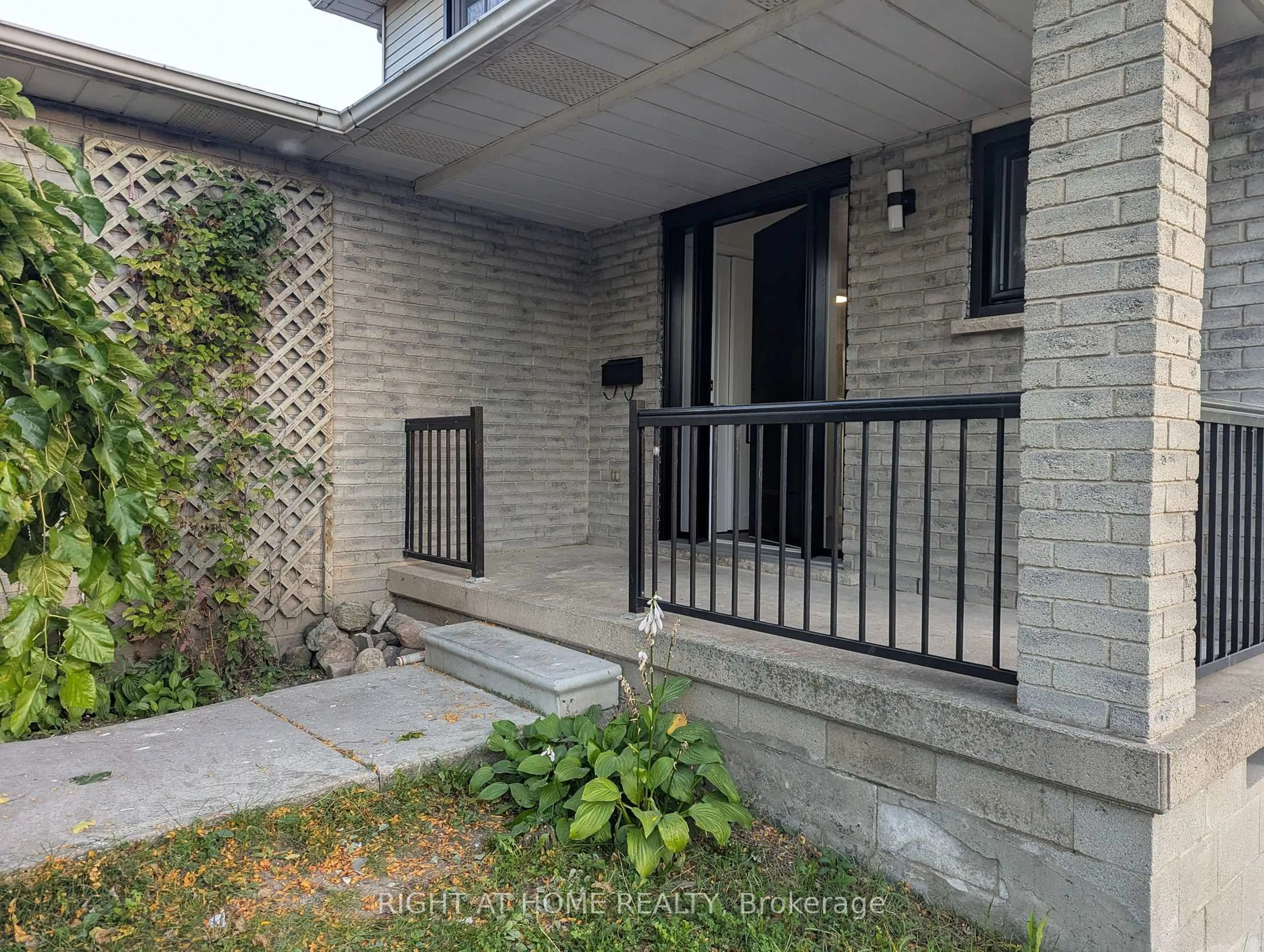 Unknown for 73 Skyview Dr, Hamilton Ontario L9B 1X5