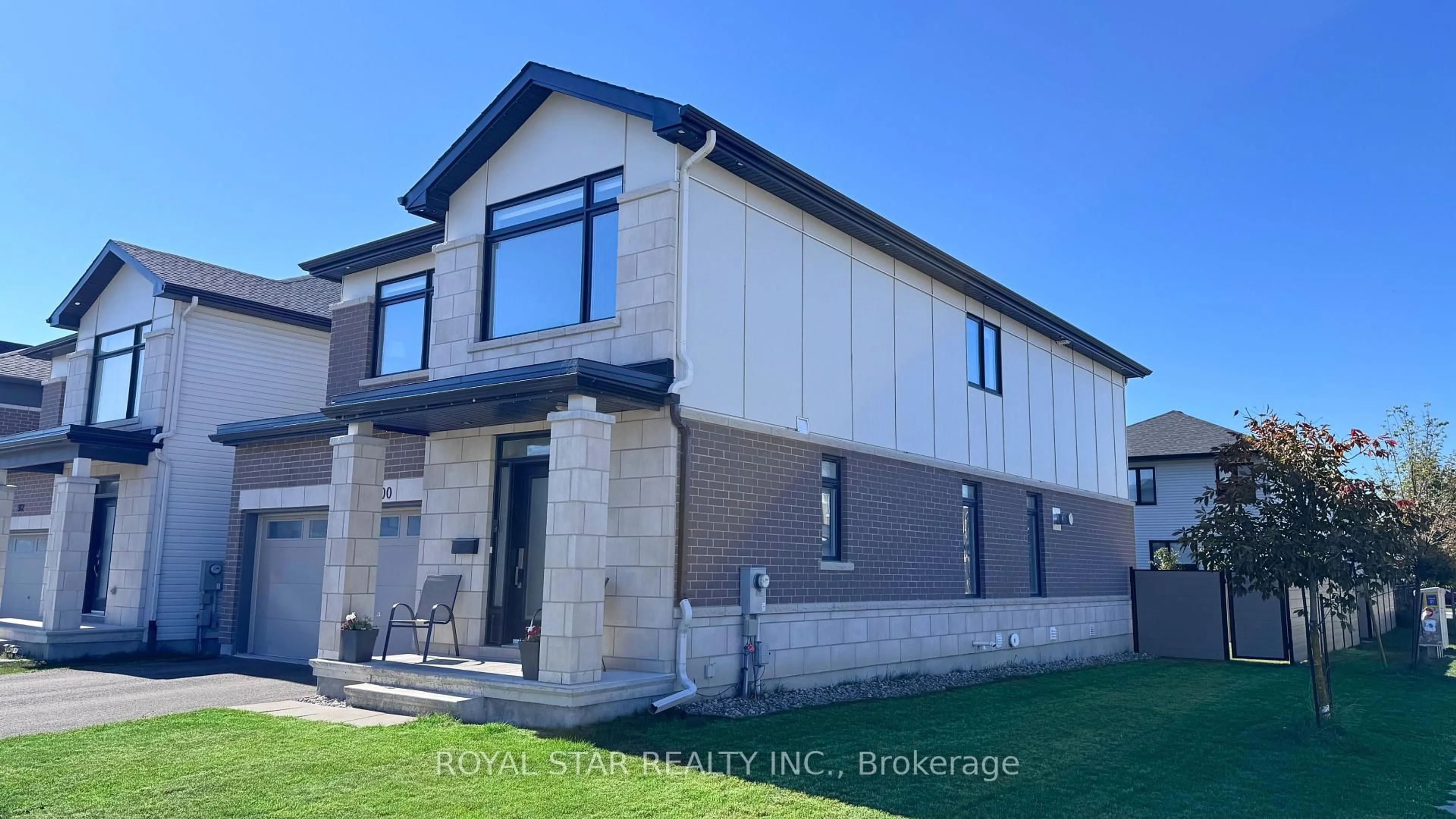 Unknown for 900 Embankment St, Ottawa Ontario K2S 2P4
