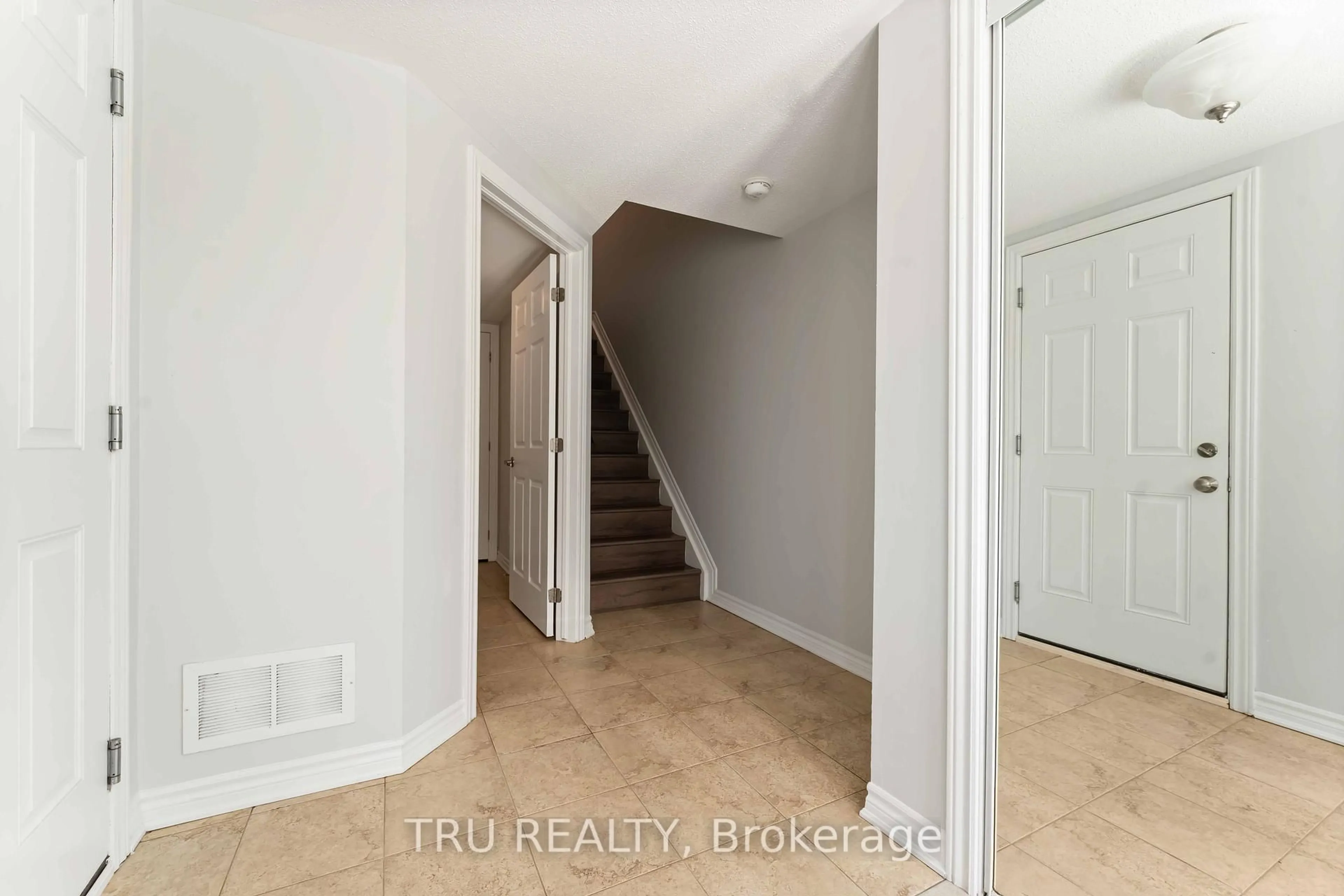 Unknown for 544 Snow Goose St, Ottawa Ontario K2J 6C7