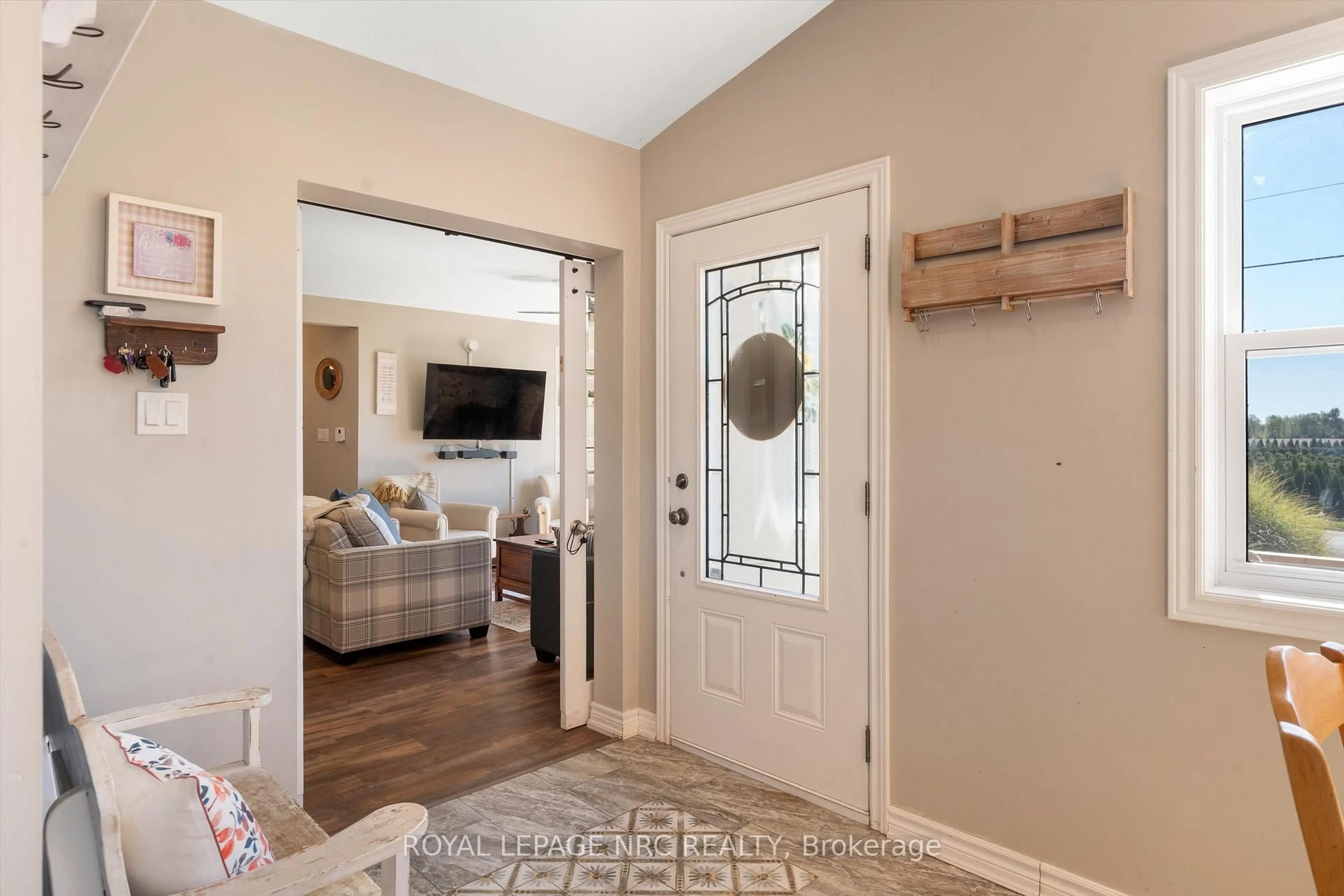 Indoor entryway for 53170 Willford Rd, Wainfleet Ontario L0S 1S0