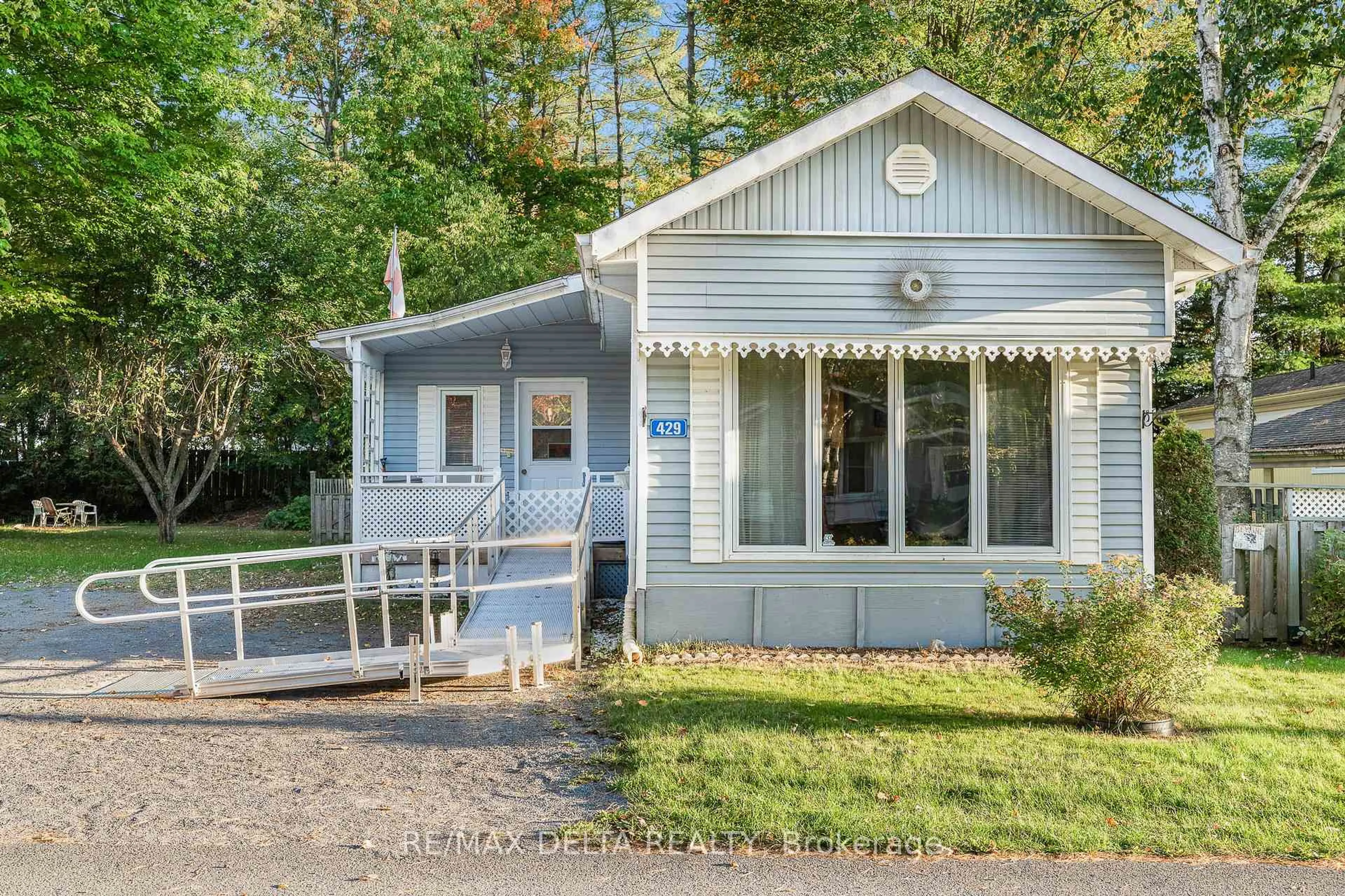 Home with vinyl exterior material, street for 8250 County rd 17 #429, Clarence-Rockland Ontario K4K 1K7