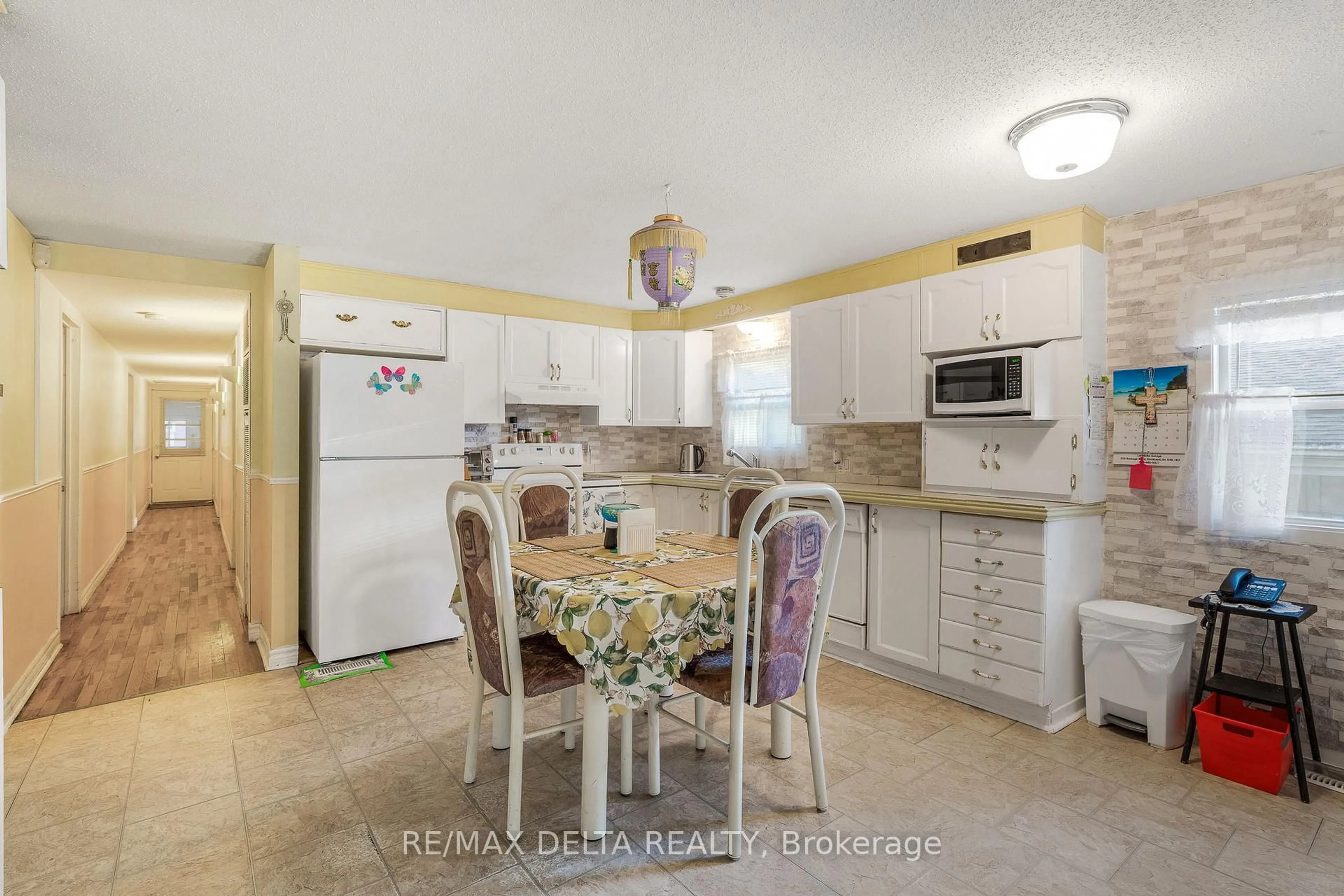 Standard kitchen, ceramic/tile floor for 8250 County rd 17 #429, Clarence-Rockland Ontario K4K 1K7