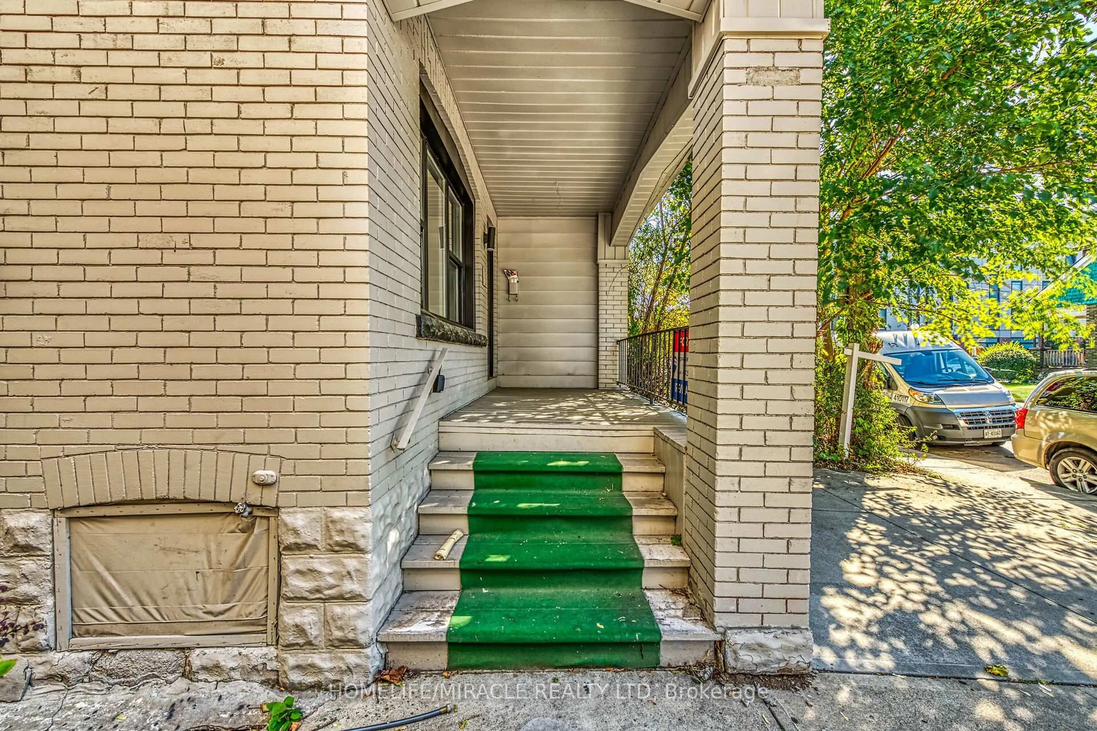 Unknown for 463 Dunsmure Rd, Hamilton Ontario L8L 1X4