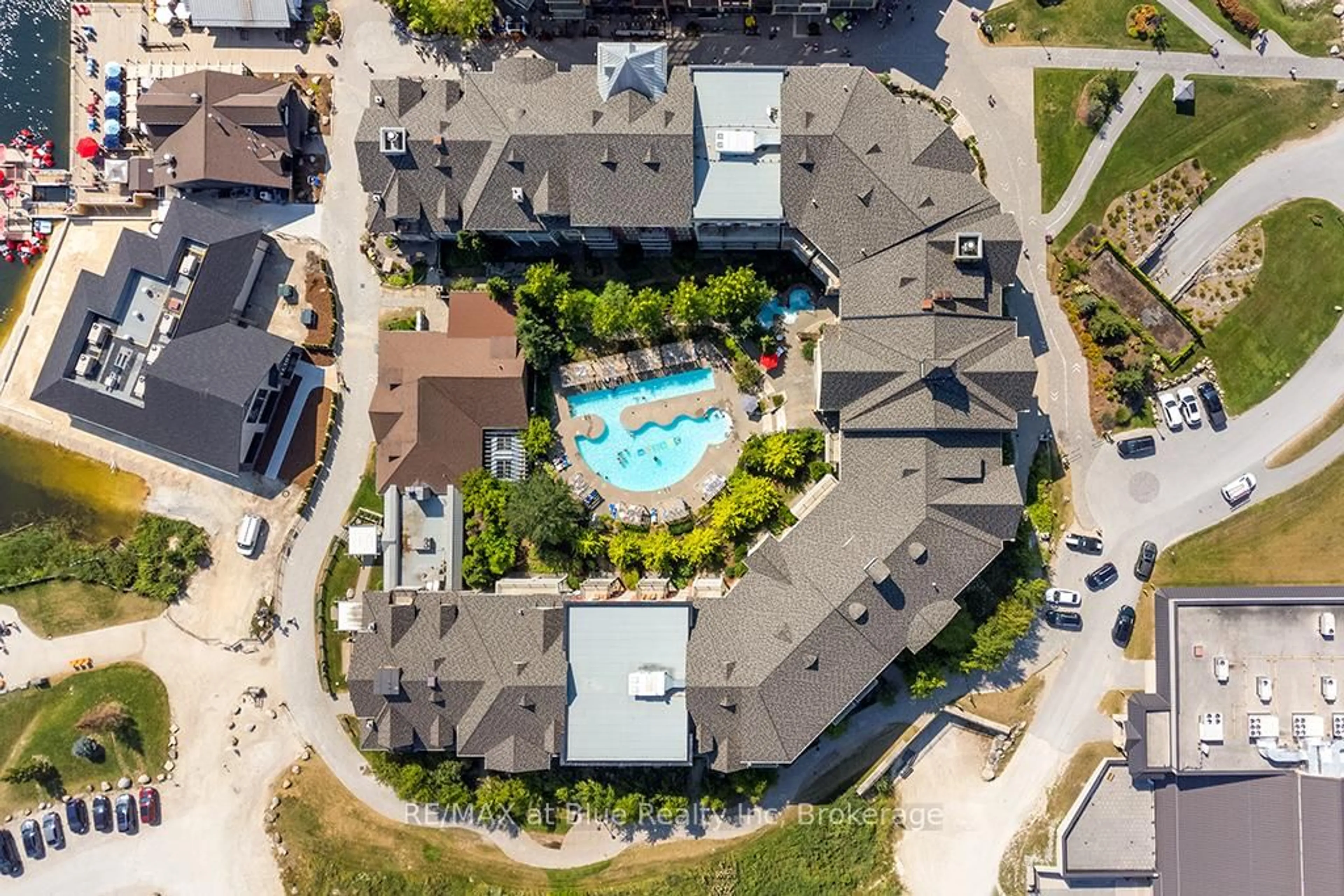 A pic from outside/outdoor area/front of a property/back of a property/a pic from drone, unknown for 190 Jozo Weider Blvd #408, Blue Mountains Ontario L9Y 0V2