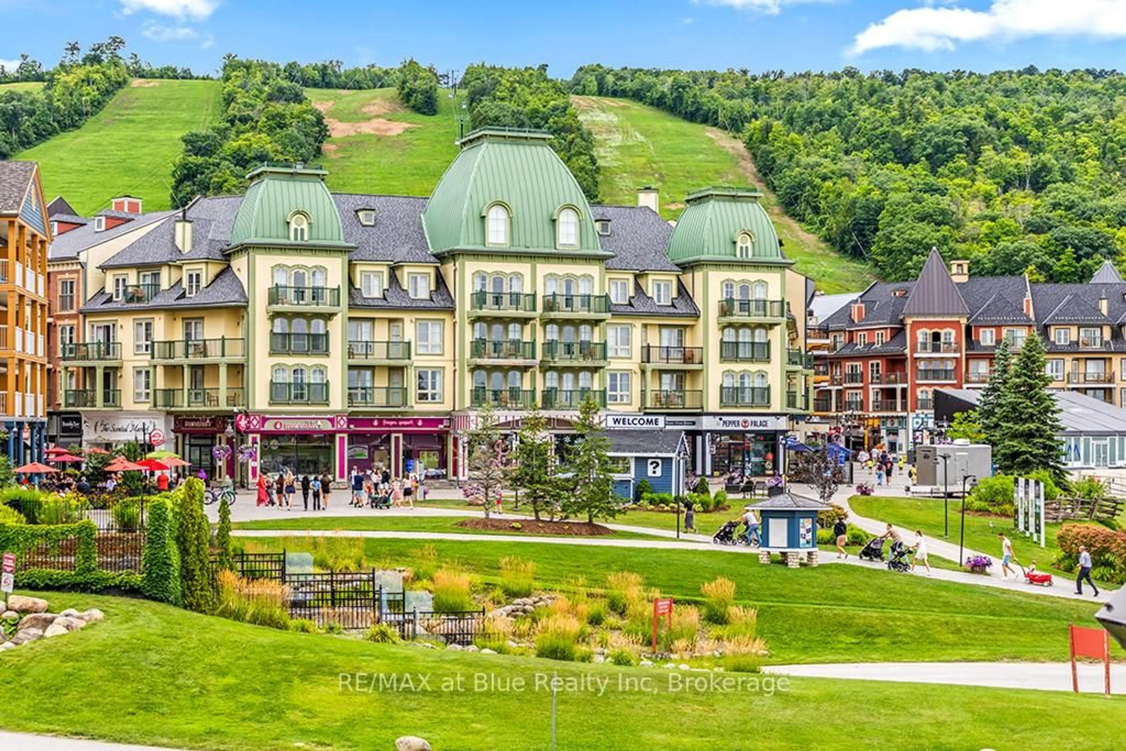 A pic from outside/outdoor area/front of a property/back of a property/a pic from drone, mountain view for 170 Jozo Weider Blvd #319, Blue Mountains Ontario L9Y 0V2