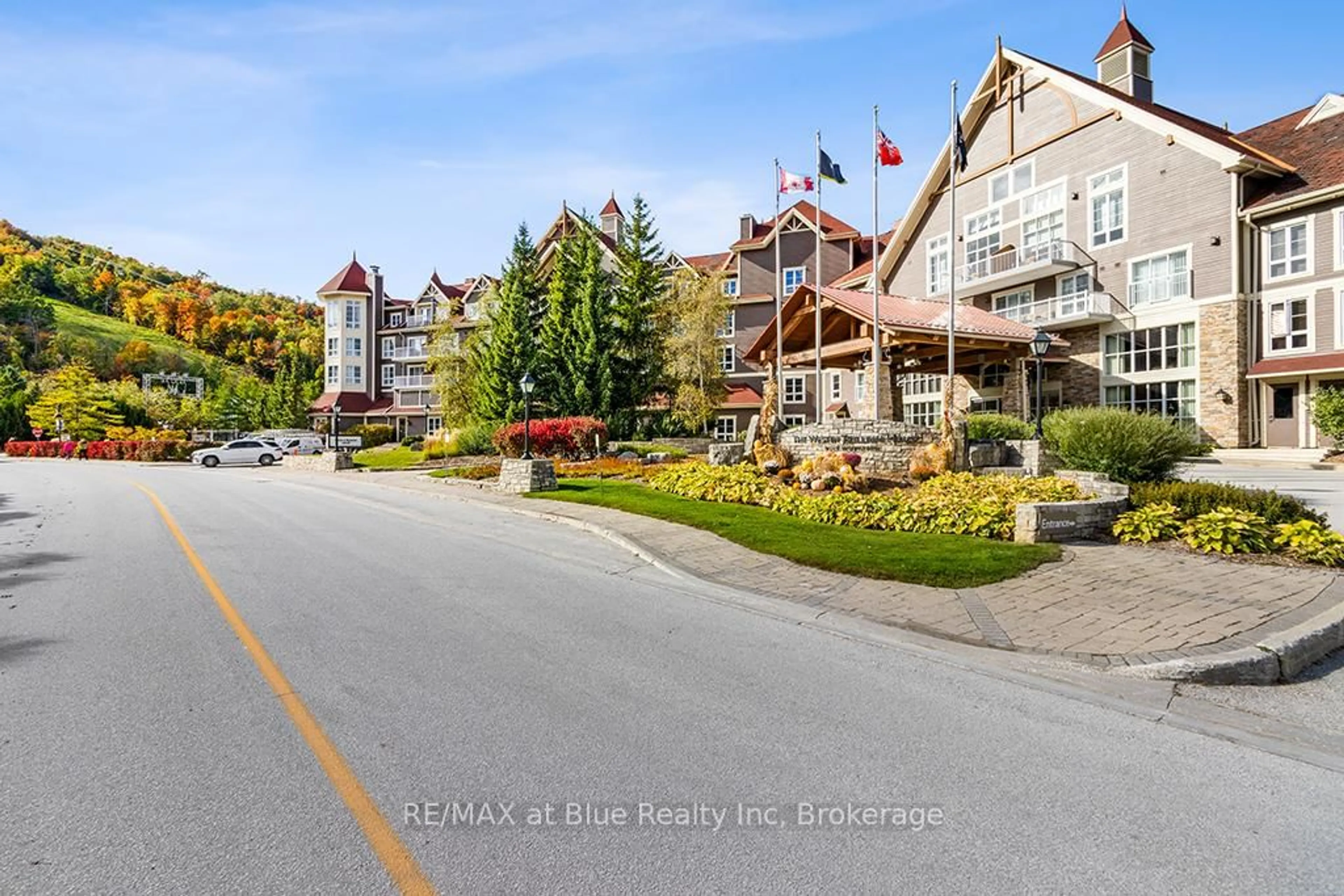 A pic from outside/outdoor area/front of a property/back of a property/a pic from drone, water/lake/river/ocean view for 220 Gord Canning Dr #265, Blue Mountains Ontario L9Y 0V2