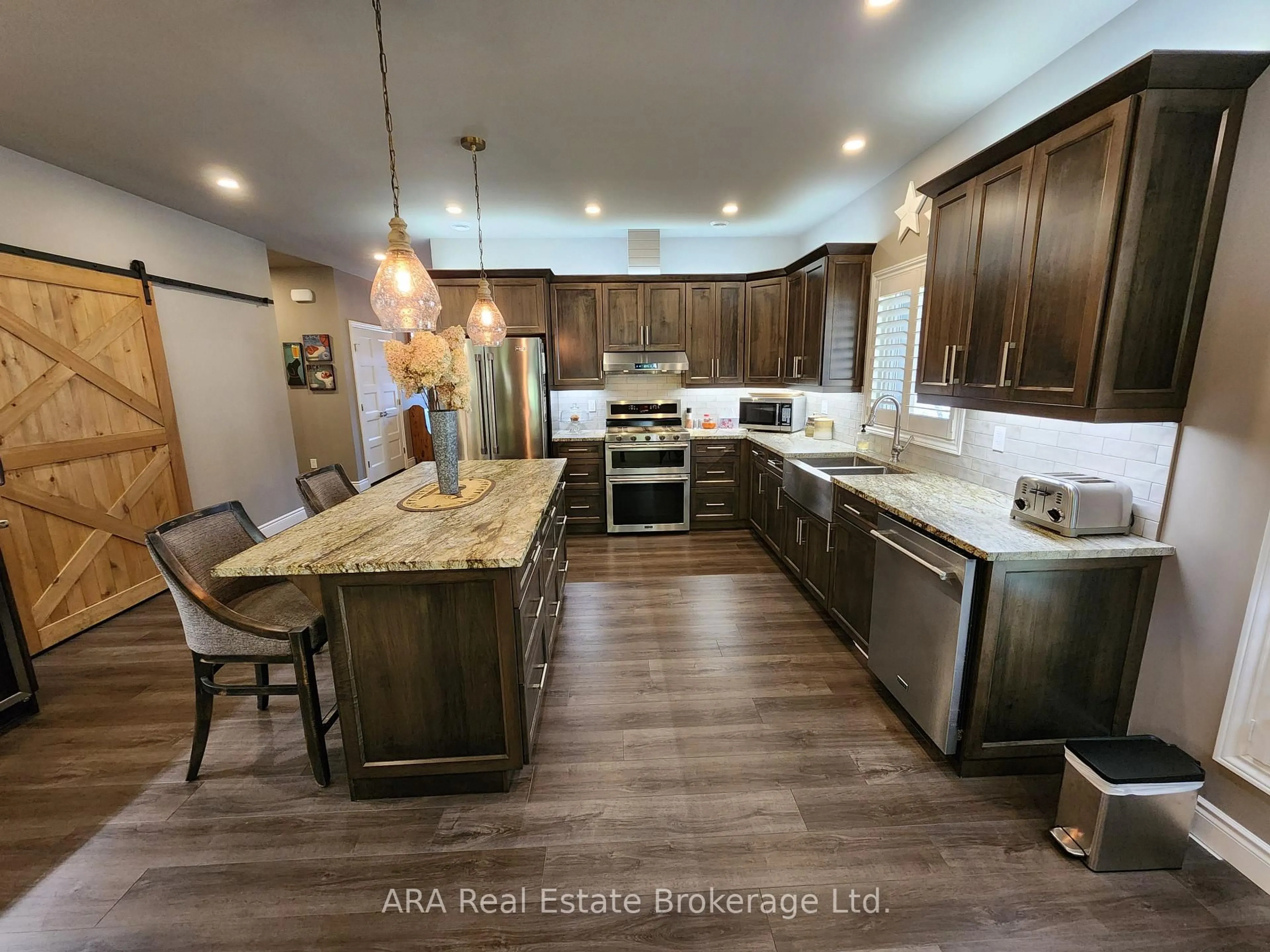 Open concept kitchen, unknown for 410 Ridge Rd #32, Meaford Ontario N4L 0B2