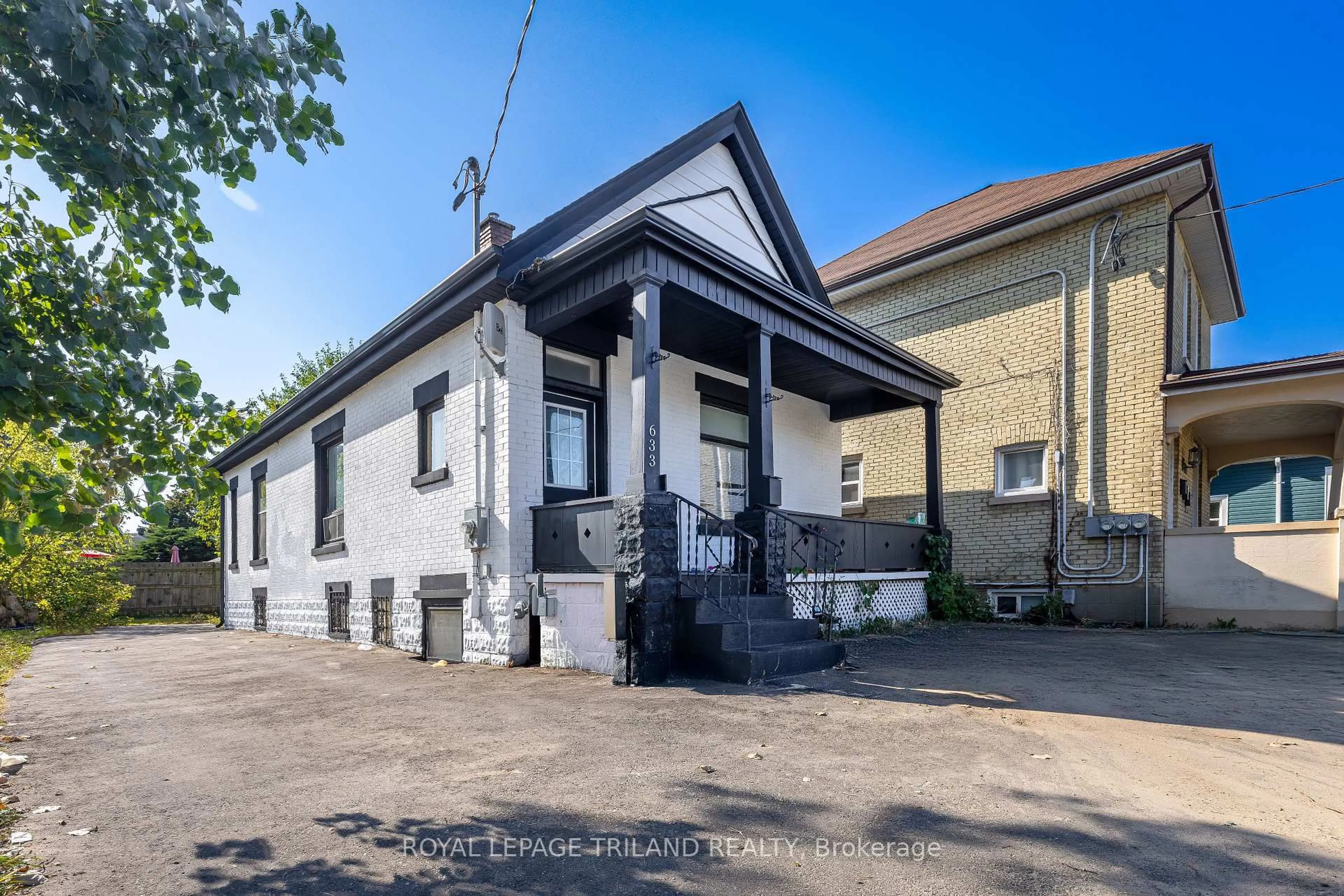 Unknown for 633 Hamilton Rd, London East Ontario N5Z 1T1