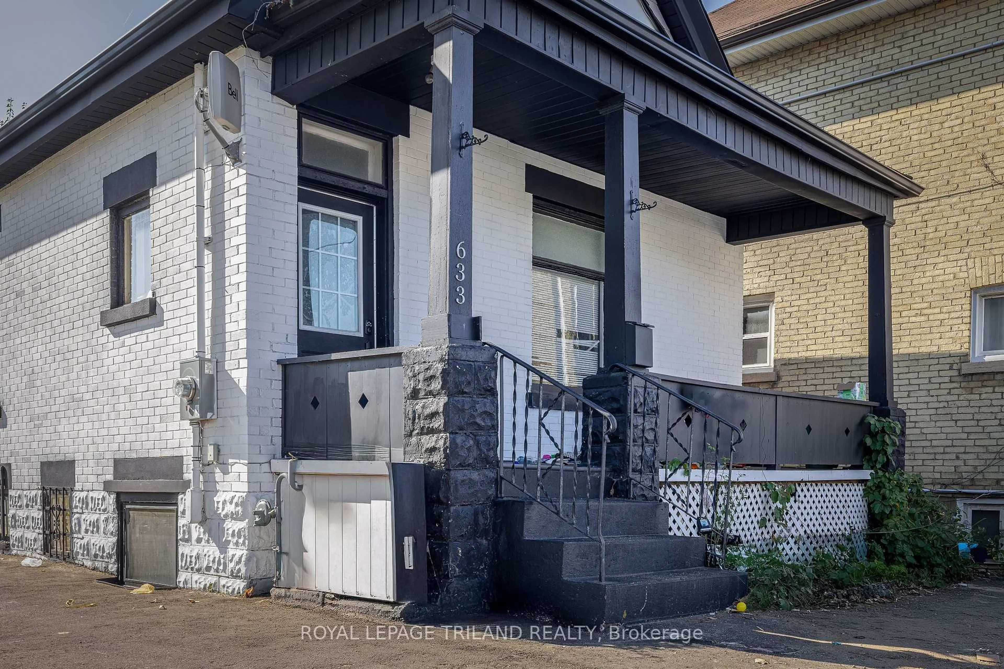 Unknown for 633 Hamilton Rd, London East Ontario N5Z 1T1