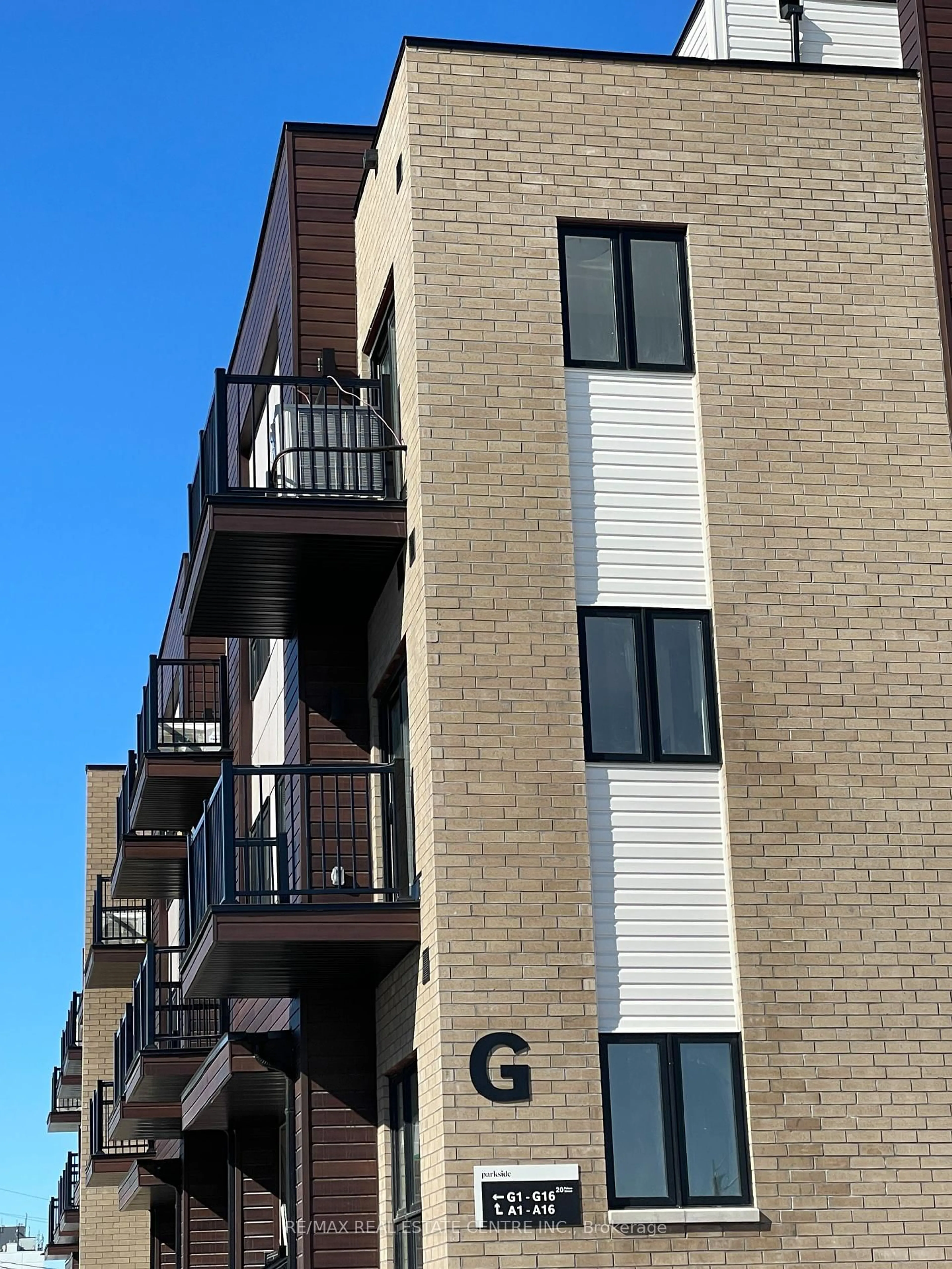 Balcony in the apartment, building for 20 Palace St #G2, Kitchener Ontario N2E 0J3