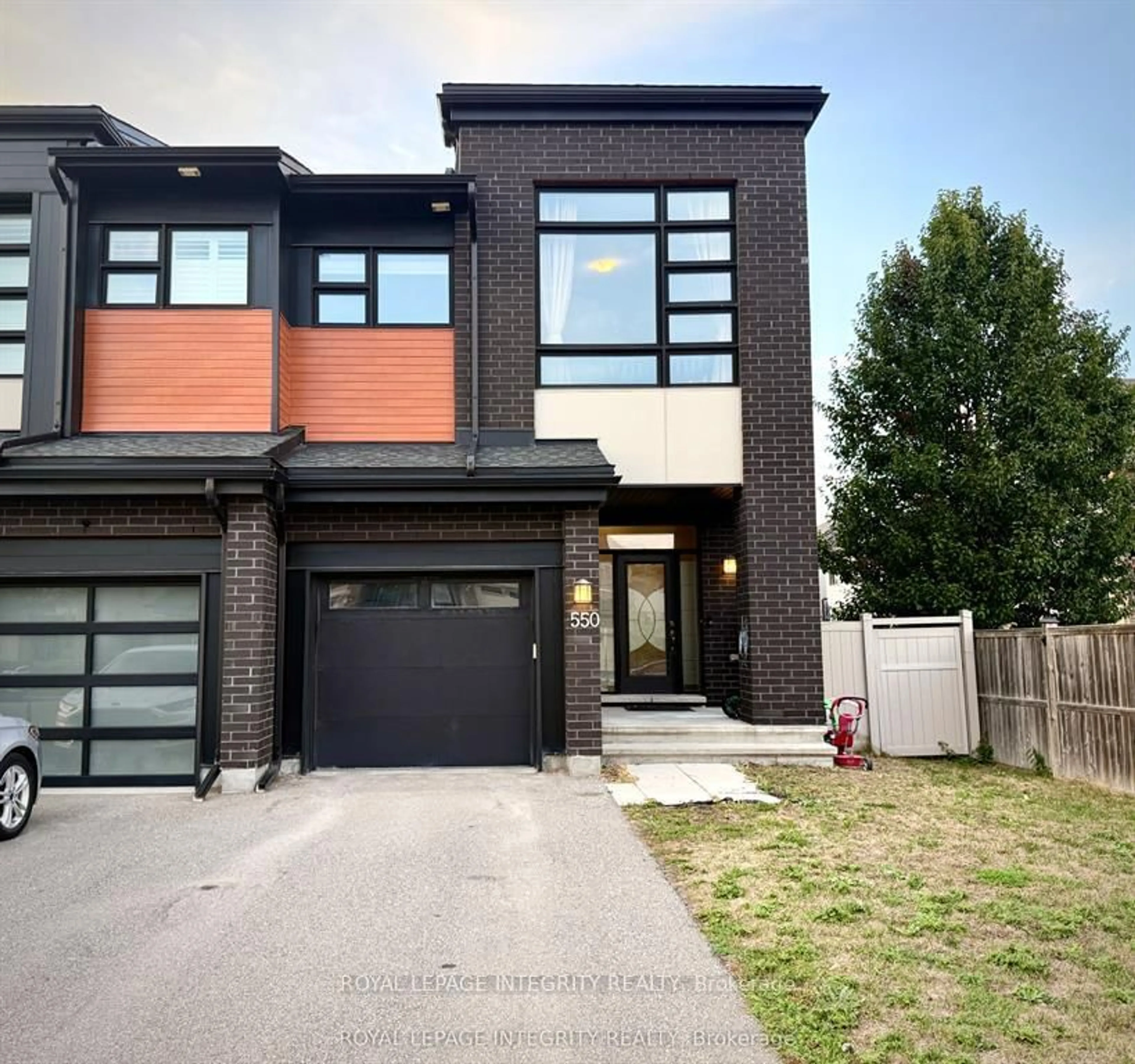 Home with brick exterior material, street for 550 Borbridge Ave, Ottawa Ontario K4M 0H9