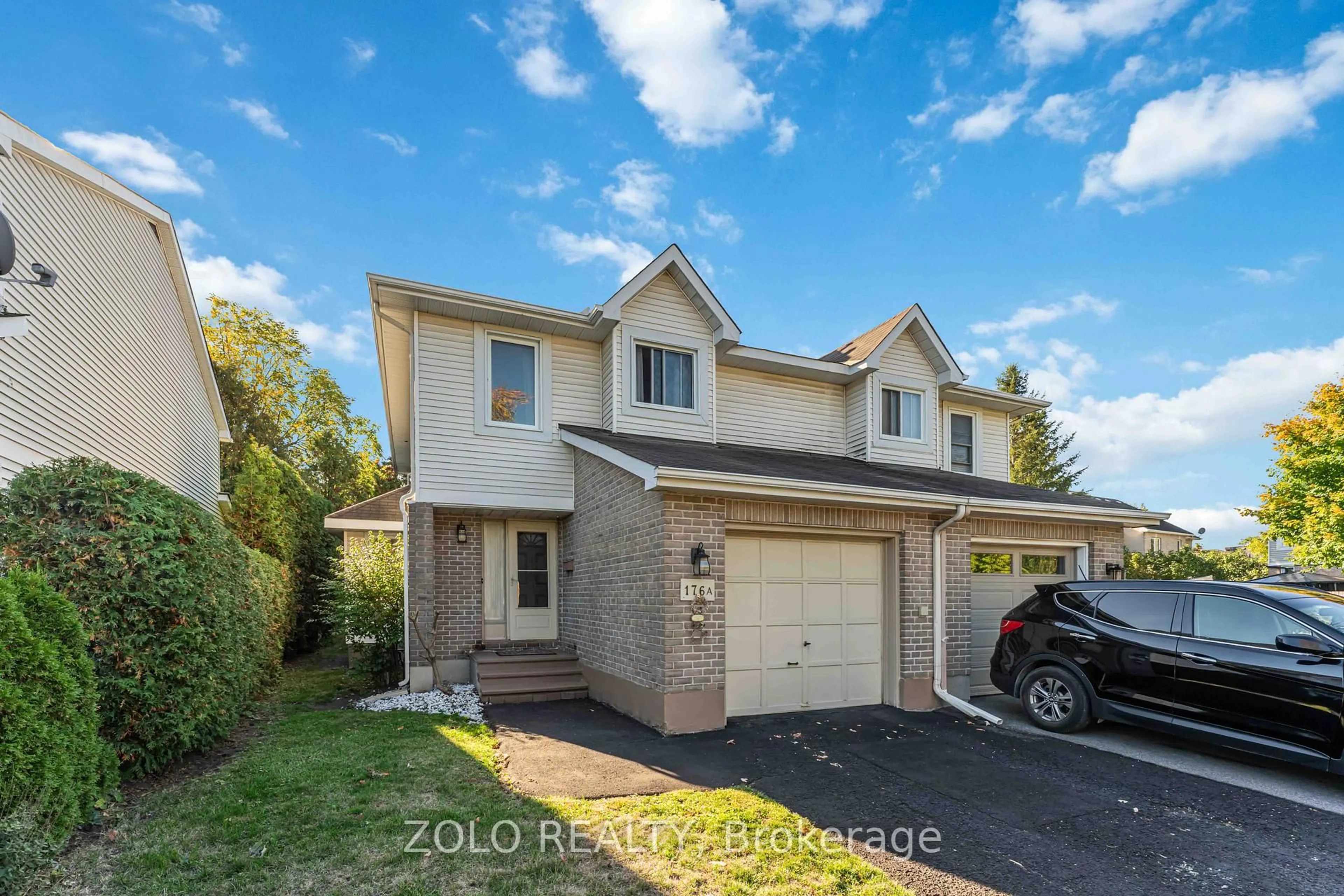 A pic from outside/outdoor area/front of a property/back of a property/a pic from drone, street for 176A Sherway Dr, Barrhaven Ontario K2J 1W7
