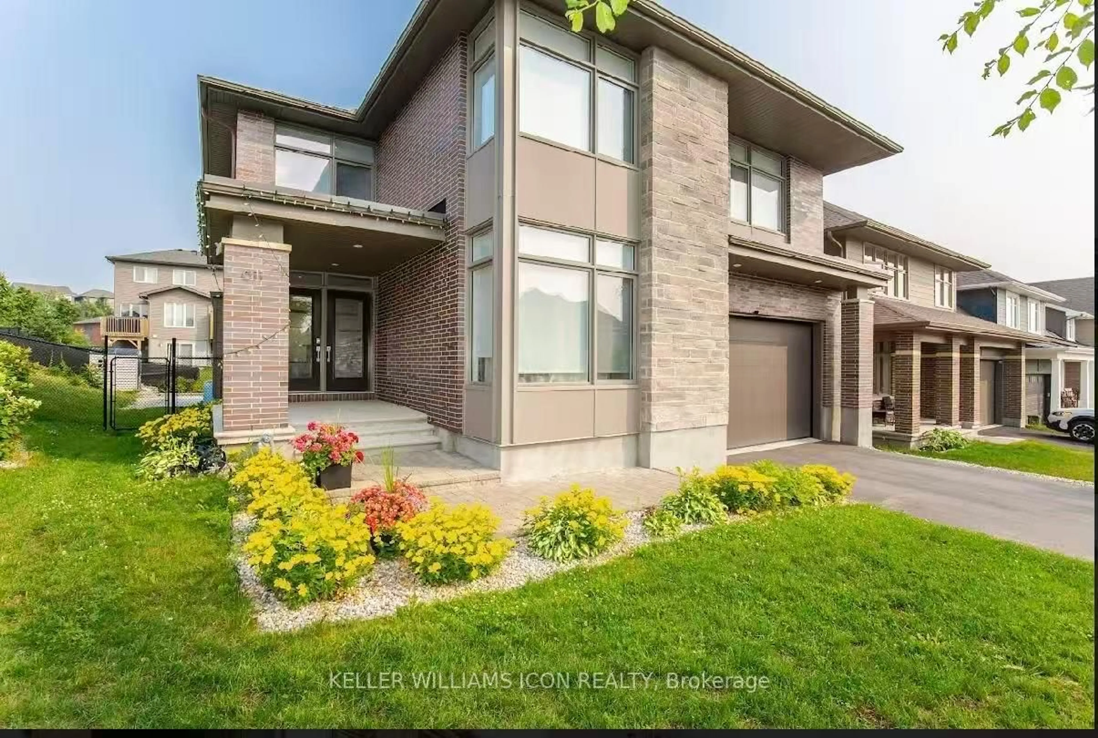 Home with brick exterior material, street for 611 Gabriola Way, Kanata Ontario K2T 0M2