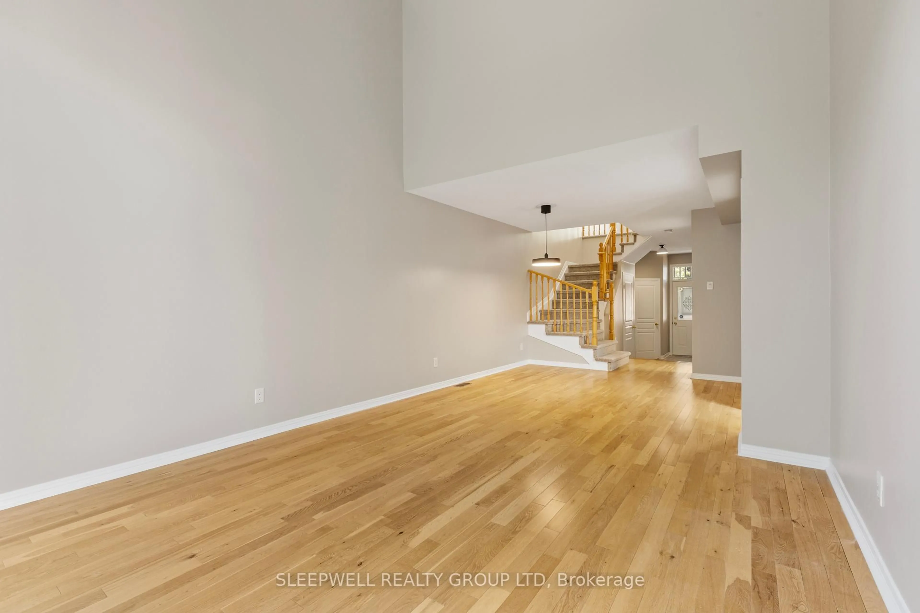 Indoor foyer for 41 Kettleby St, Ottawa Ontario K2K 3C4