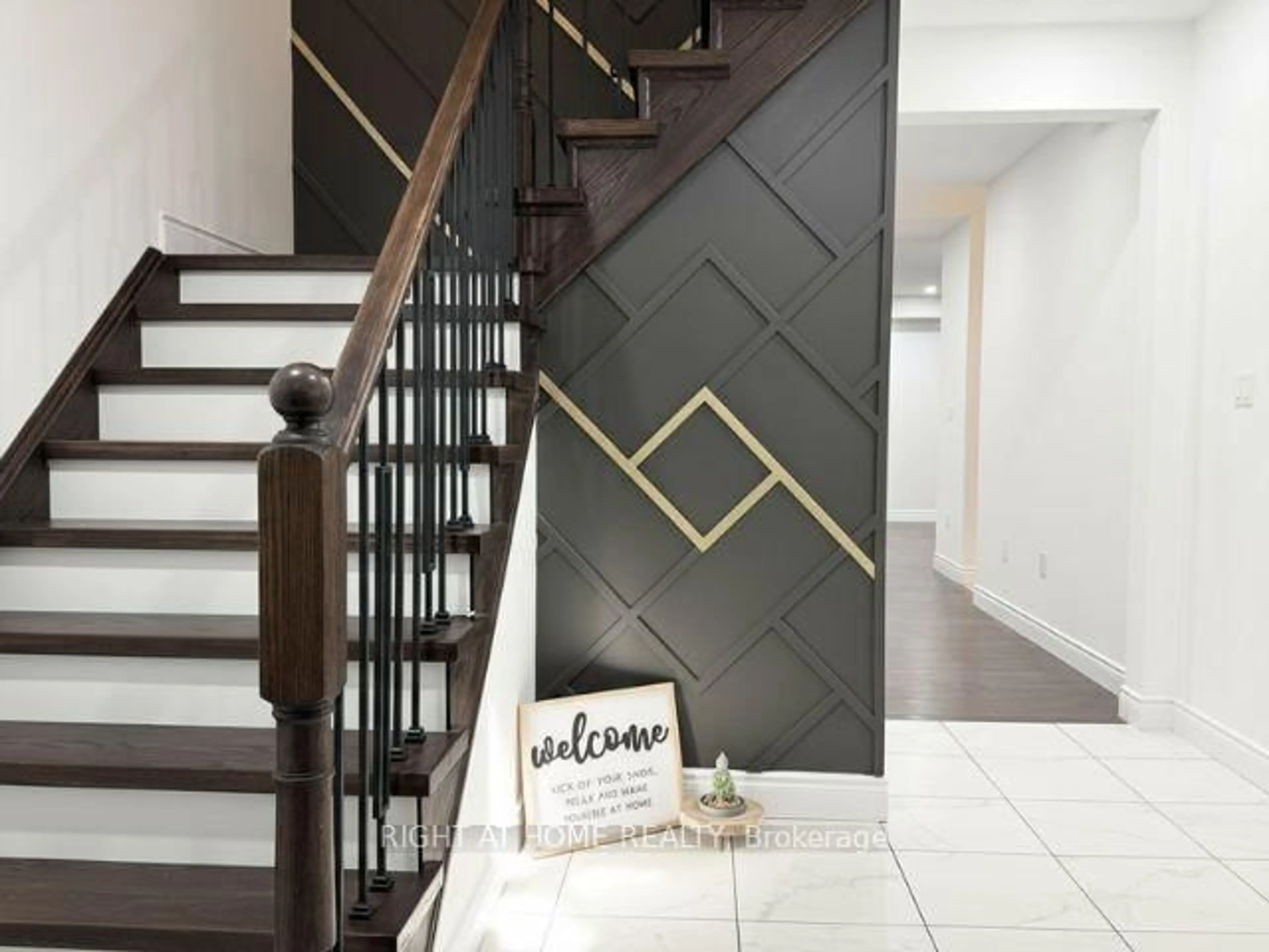 Indoor entryway for 55 Watermill St, Kitchener Ontario N2P 0H4