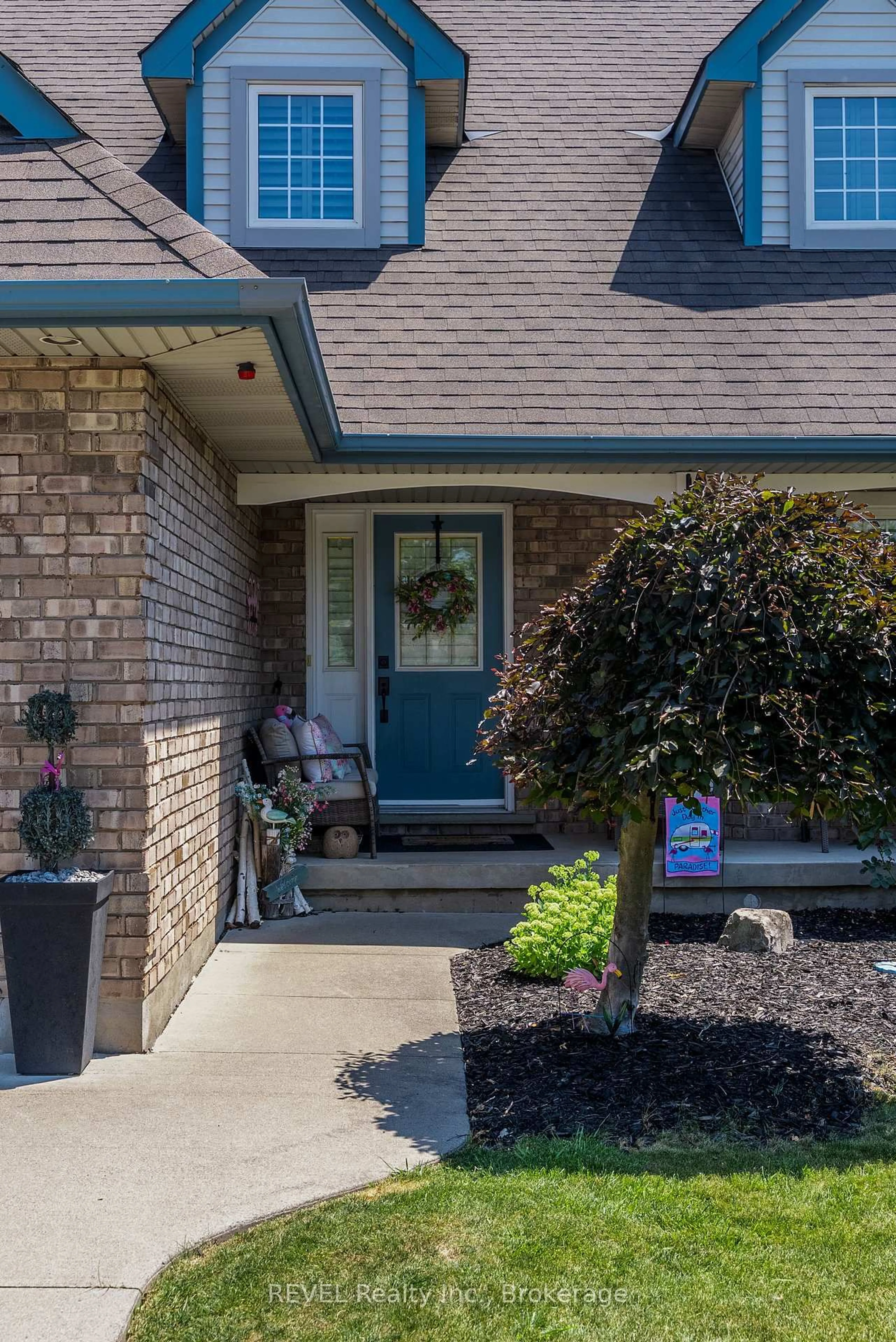 Home with brick exterior material, street for 8 Virginia St, Welland Ontario L3C 7A5