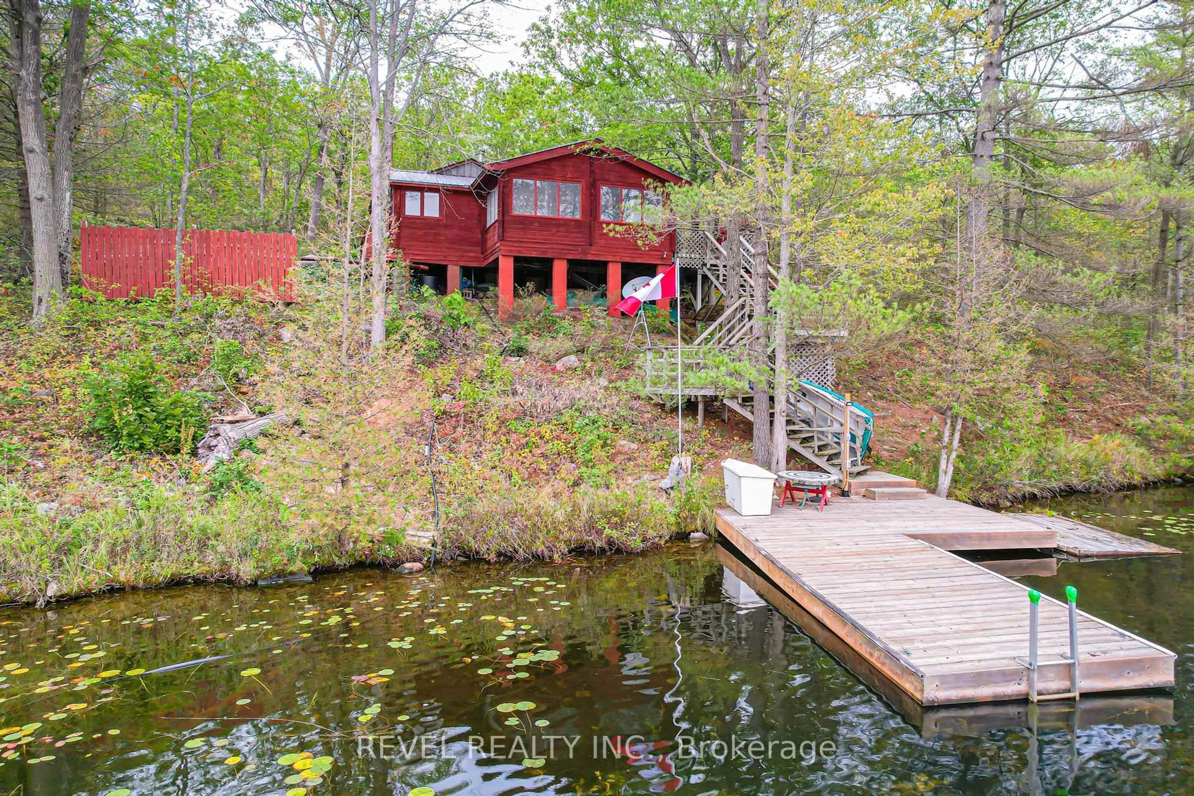 A pic from outside/outdoor area/front of a property/back of a property/a pic from drone, water/lake/river/ocean view for 744 10 Baxter Island, Georgian Bay Ontario L0K 1S0