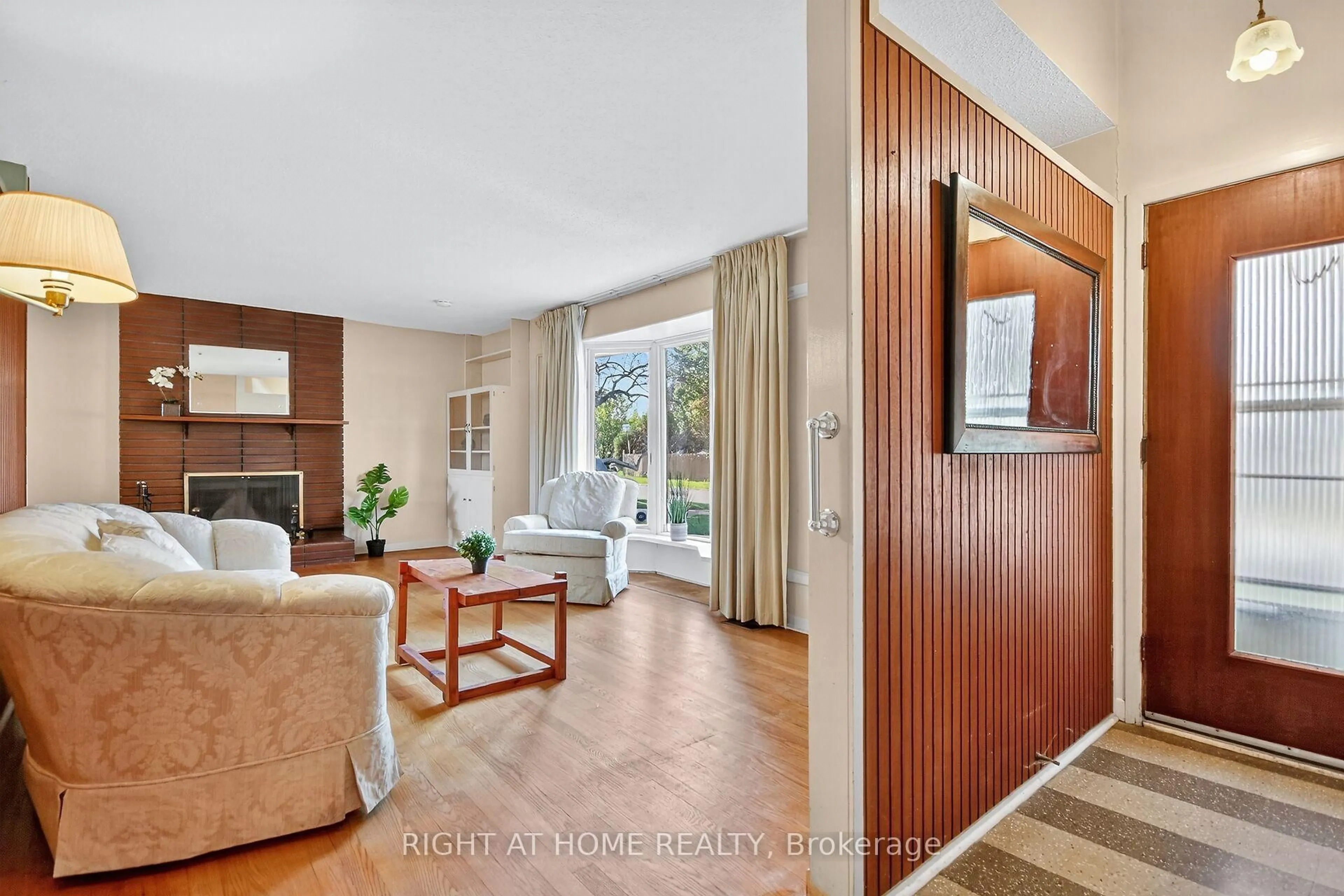 Unknown for 6 Higwood Dr, Ottawa Ontario K2E 5K7