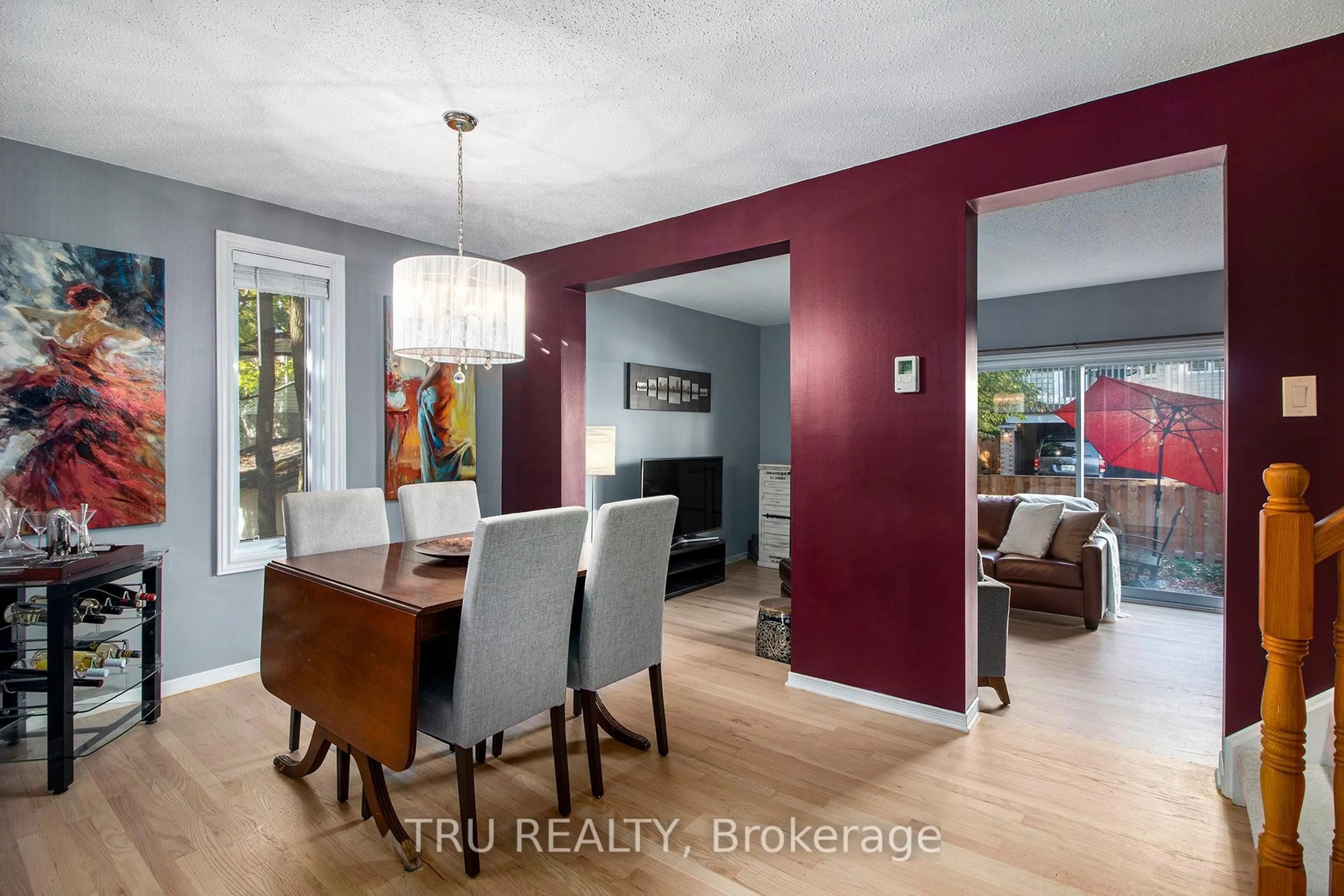 Dining room, wood/laminate floor for 1132 Chimney Hill Way, Ottawa Ontario K1J 8Z6